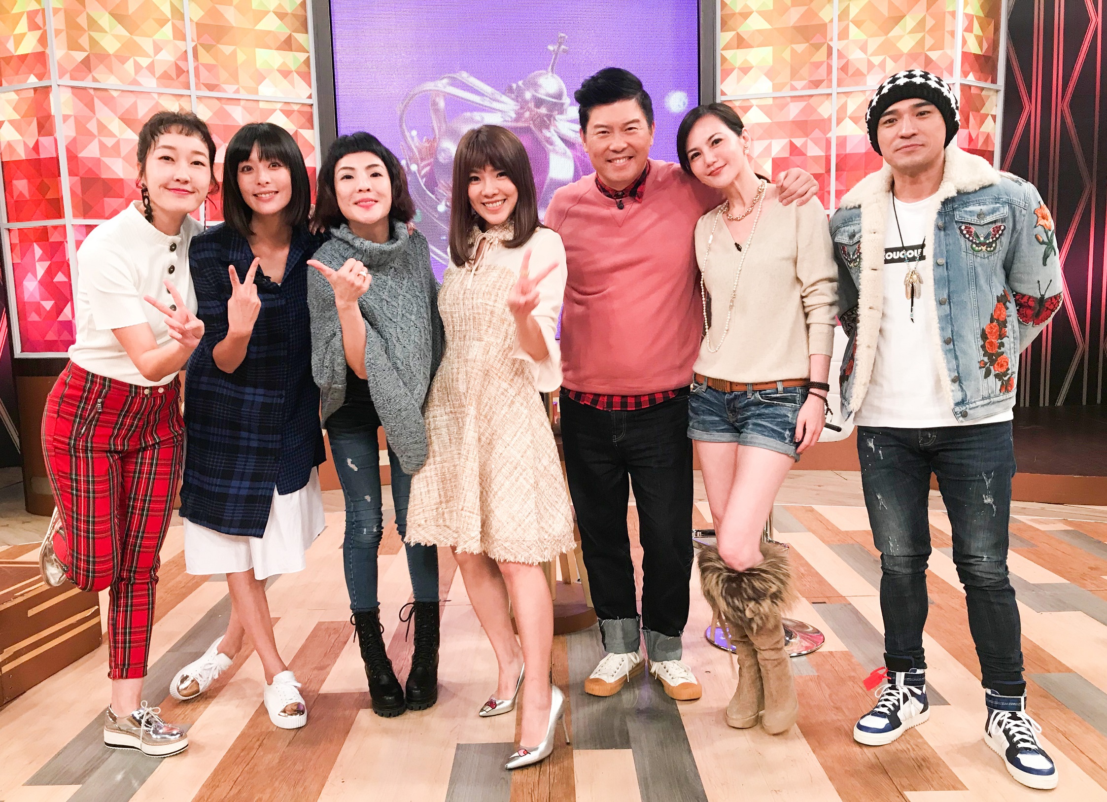 衛視中文台《一袋女王》日前邀請李依瑾、小優、徐小可、小馬、簡沛恩分享自己長假最喜歡做的事，以及休完長假之後的後遺症。（衛視）