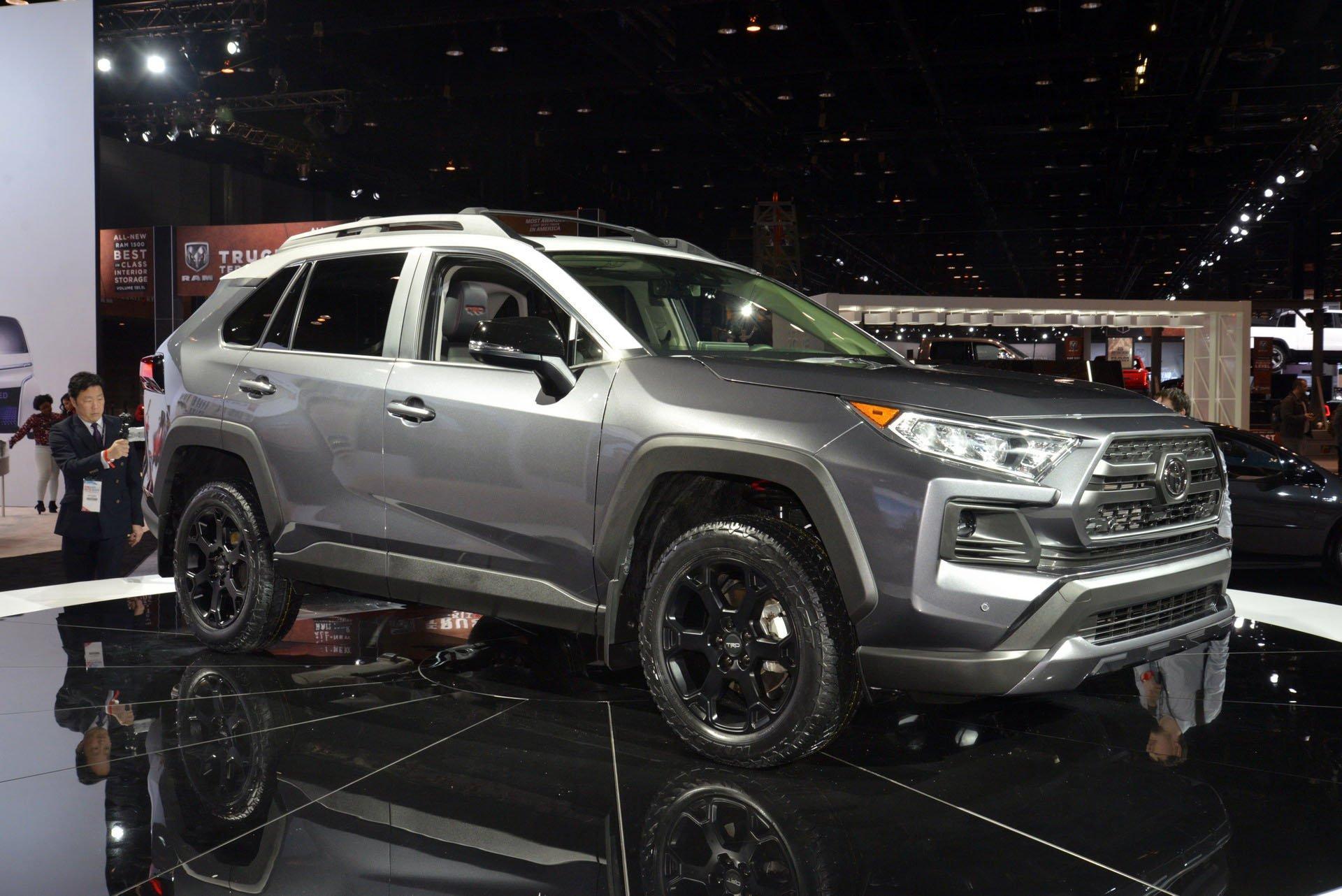 TOYOTA RAV4 TRD OffRoad。