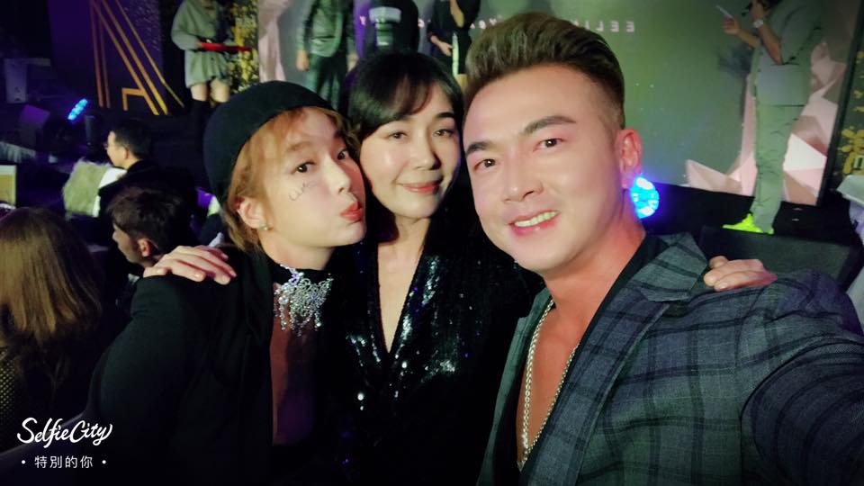 蔡淑臻和李沛旭合作《犀利人妻》擦出愛火，愛情長跑7年，年前還甜蜜出席伊林尾牙。（翻攝自蔡淑臻臉書）