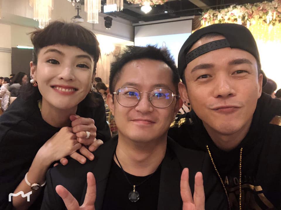 呂元鐘（中）2016年曾被林家昌指控，連續挪用公款18個月、每月5萬金援資工彌之前所經營的服飾店。（翻攝自呂元鐘臉書）