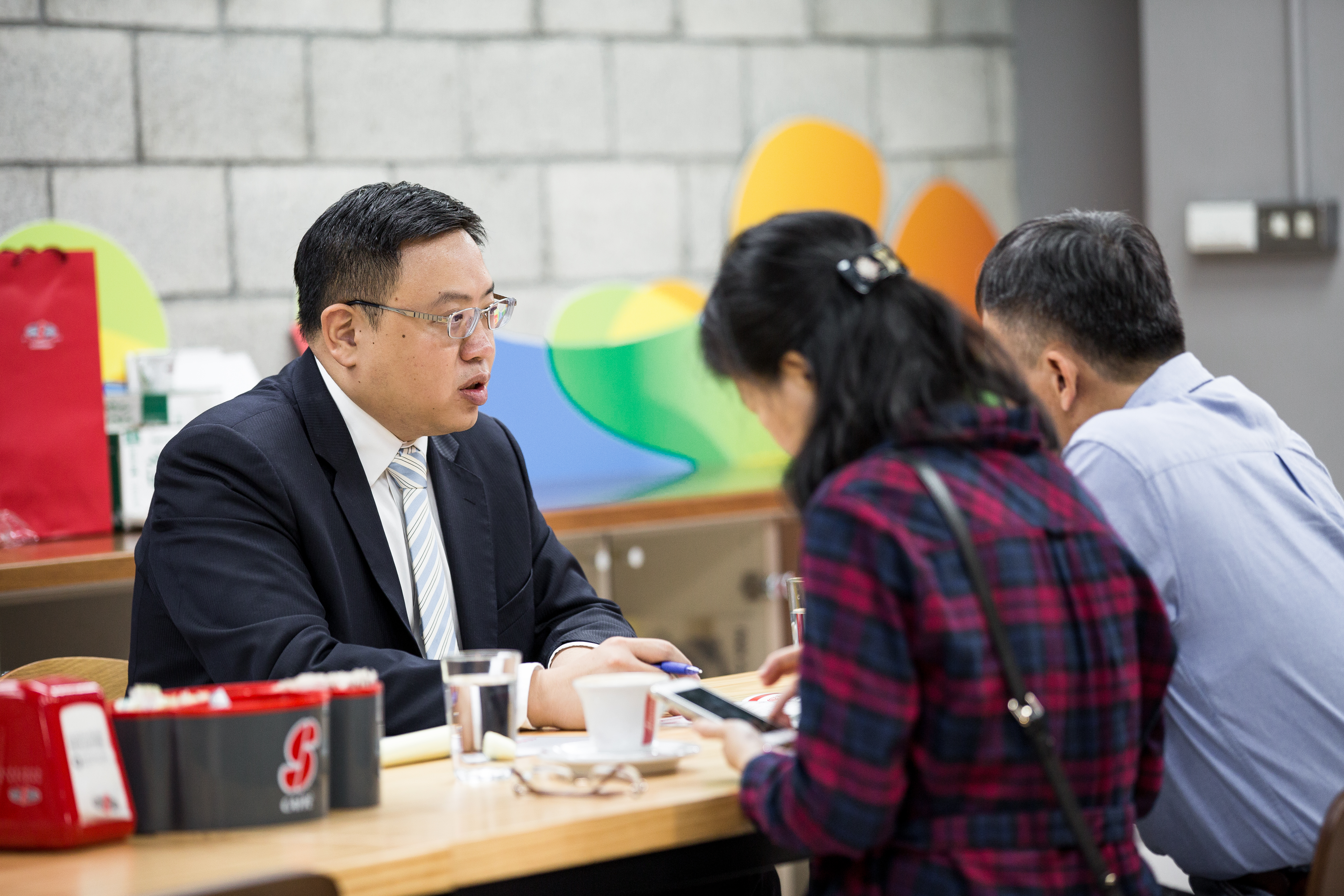 父親過世後黃正仲靠著勤跑、勤提案找回舊客戶信心，也開發新客戶。