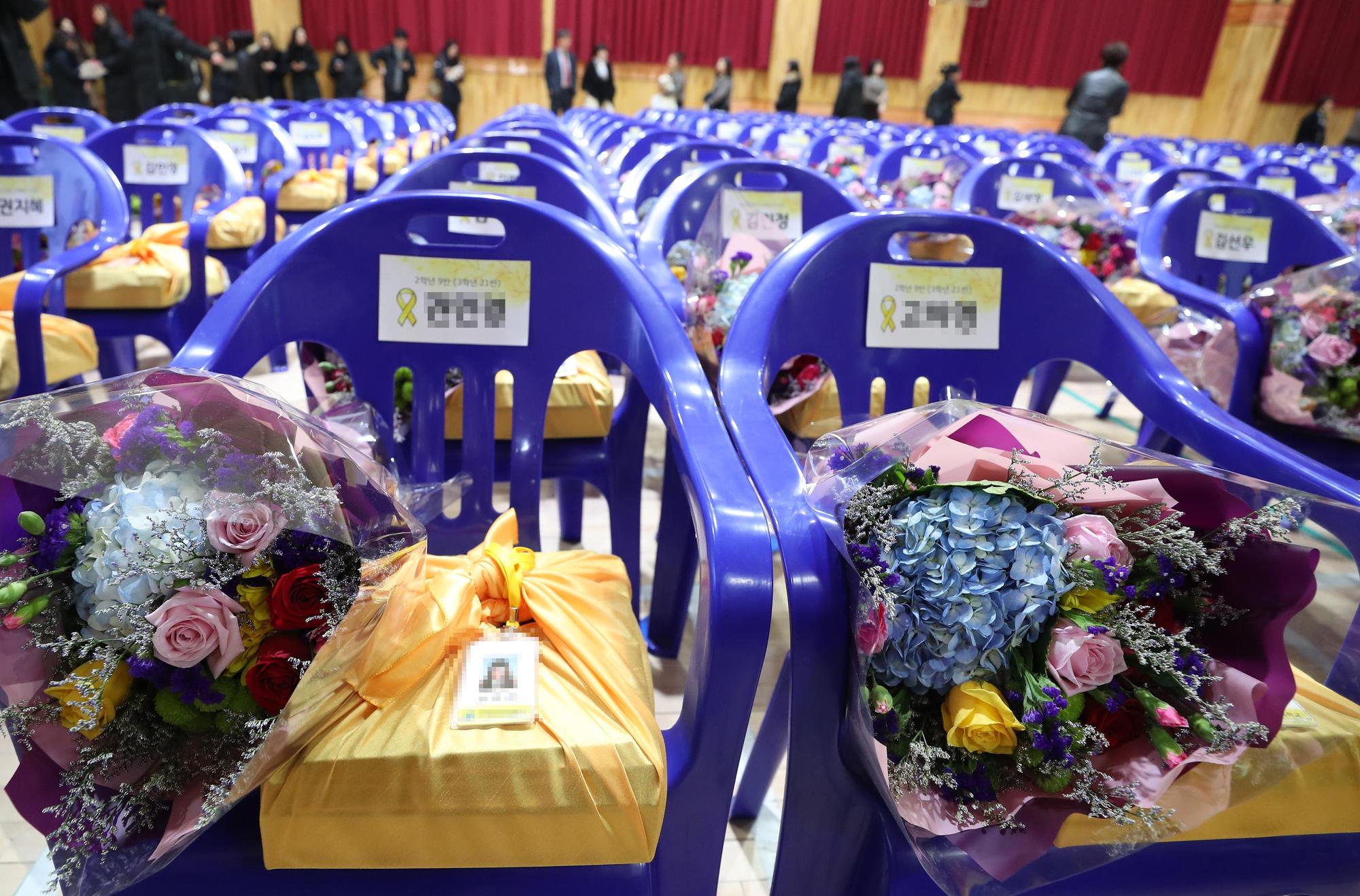 為緬懷世越號罹難師生，檀園高中為罹難者們舉行名譽畢業典禮。（東方IC）