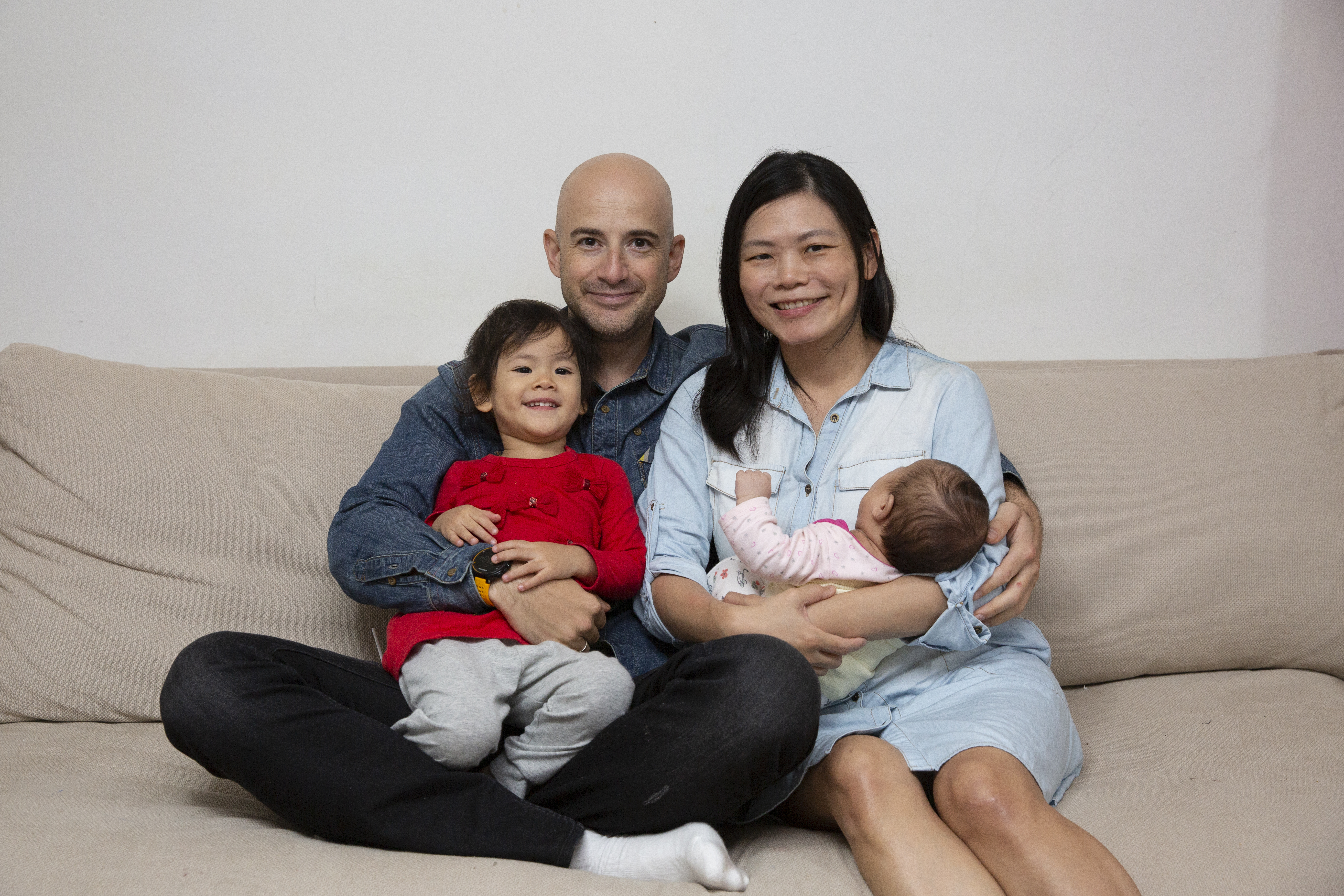 吳鳳從來沒想過，有朝一日會落腳台灣這片土地，還娶妻生子入了台灣籍。若不是學了中文，台灣對他而言永遠只是腦海裡的夢想。