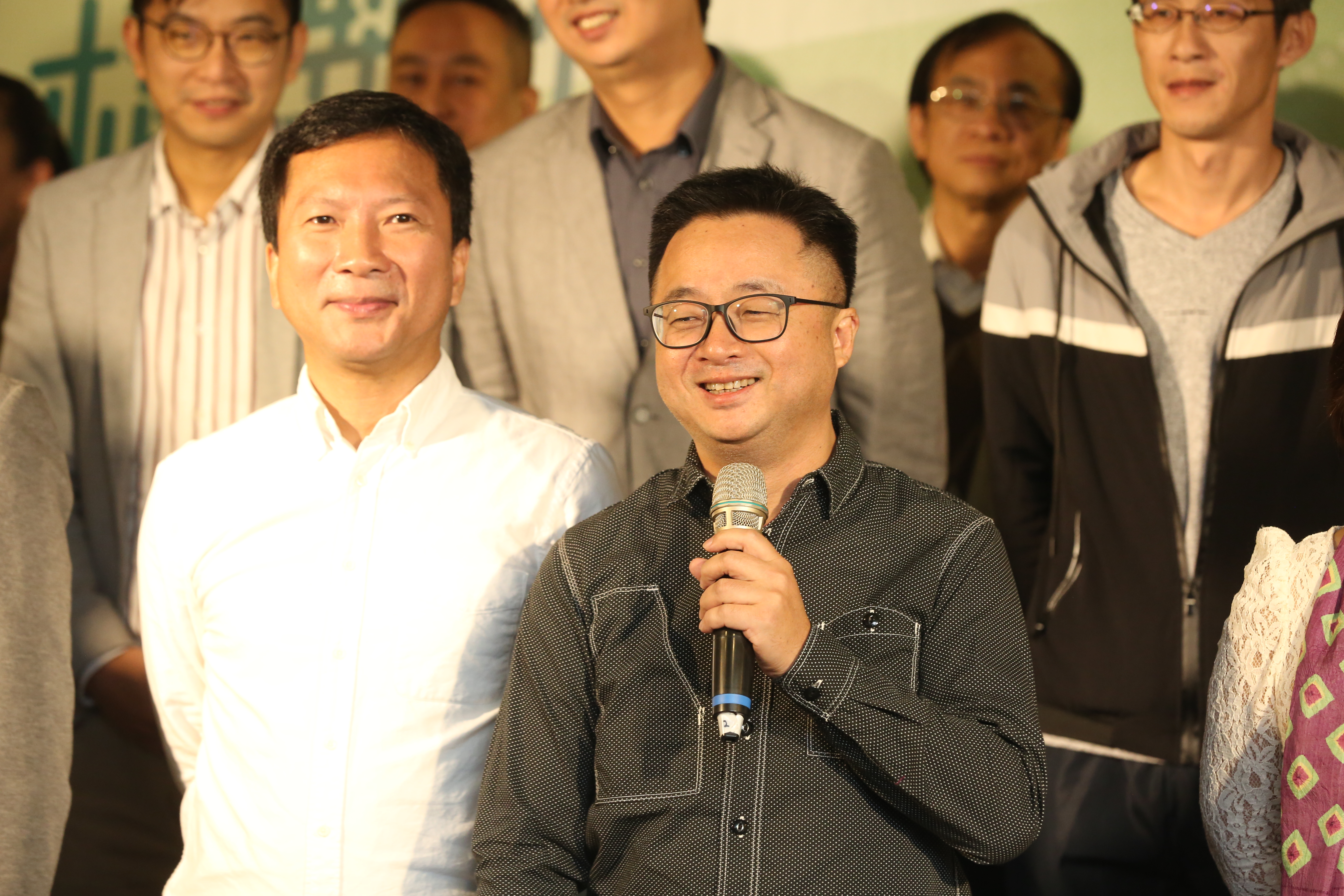 民進黨祕書長羅文嘉（前排右）今介紹新任黨務主管。