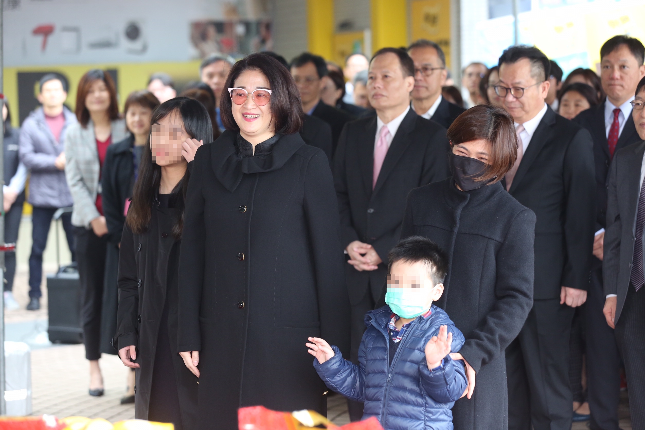 裕隆集團執行長嚴陳莉蓮，帶者女兒Michelle與兒子John現身集團新春開工祈福。