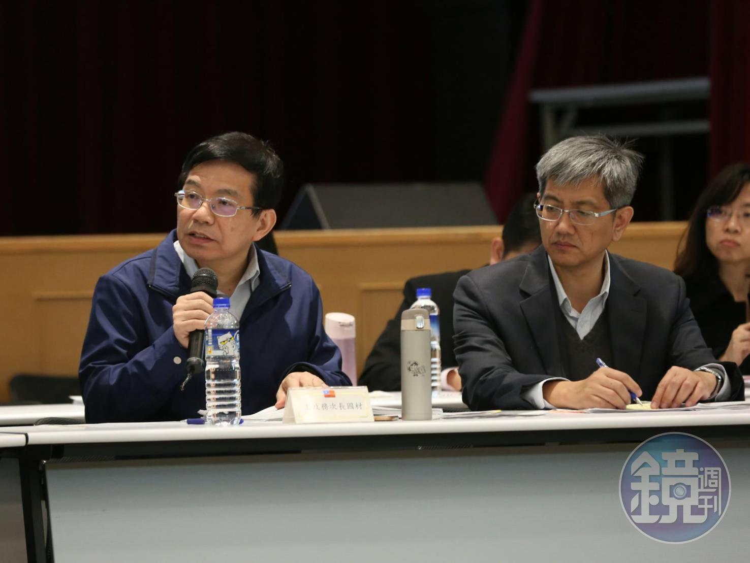 交通部次長王國材(左)更應景以情人比喻勞資雙方,即便偶有爭吵最終還是愛著對方。