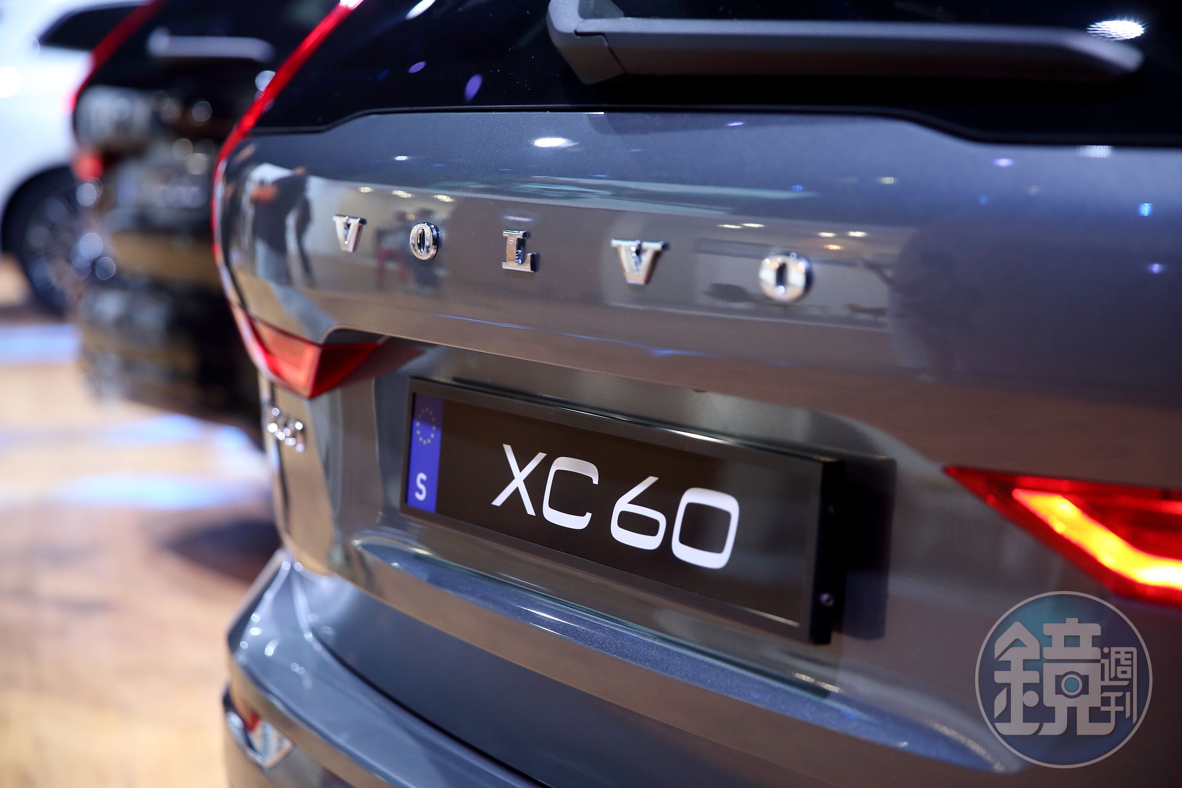 VOLVO XC60主打「北歐豪華運動休旅車」，去年還獲得世界年度風雲車榮耀，卻傳出變速箱功能出問題，國外召回維修，國內代理商竟不聞不問。圖為2018年改款同型車。