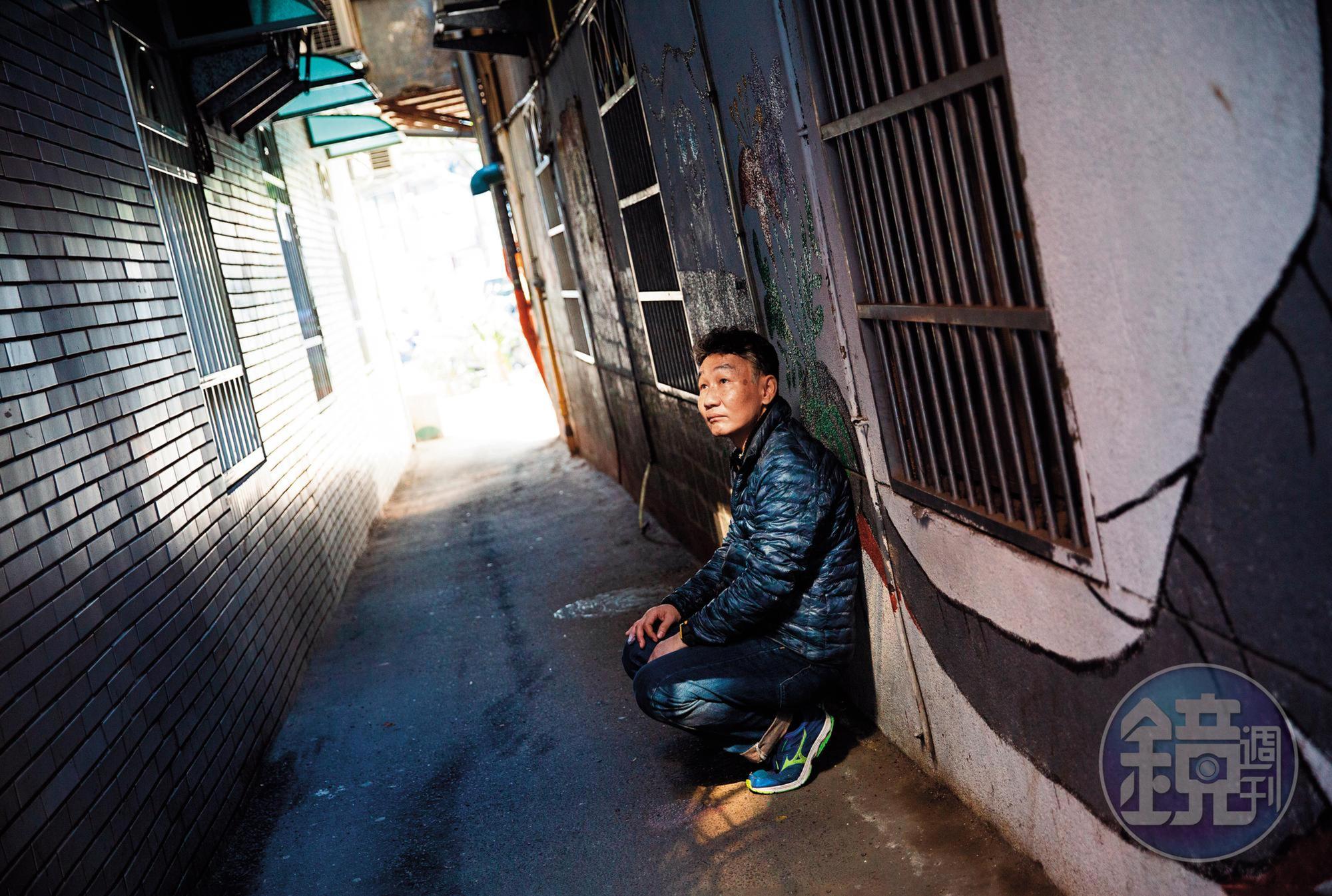 大塚浩一,和其他人一樣,因為不同的理由而成為街友,又因為同樣的理想而「脫遊」。那個理想,就是想要有個家。