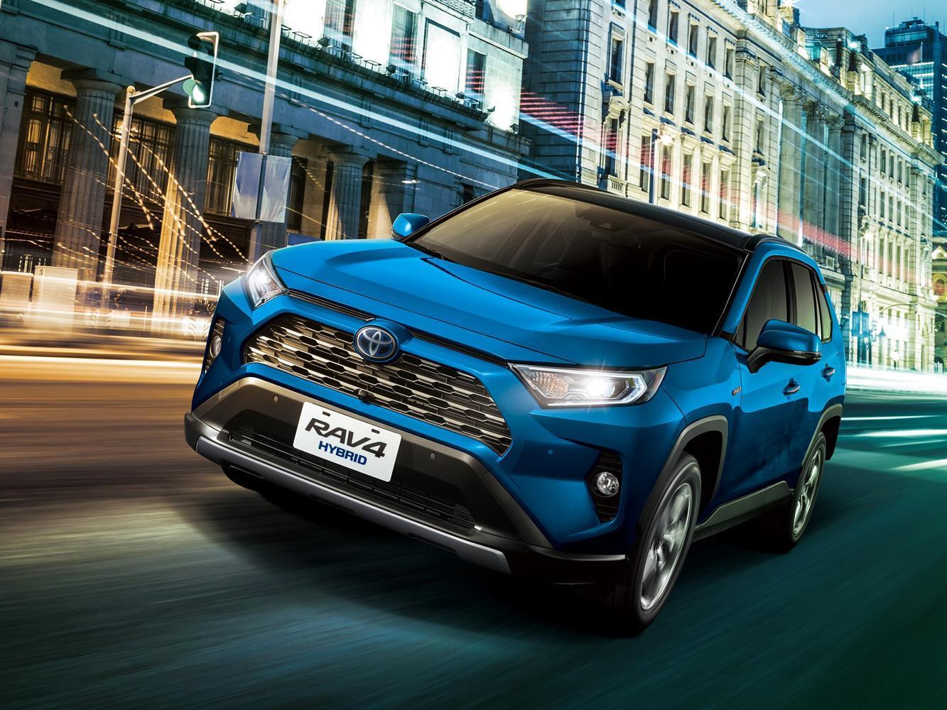 All New RAV4全車系標配TOYOTA Safety Sense (PCS 預警式防護系統、ACC 主動式車距維持系統、LDA 車道偏離警示系統及AHB 智慧型遠光燈自動切換系統)、ACA主動過彎輔助系統、VSC車輛穩定控制系統、TRC循跡防滑控制系統、HAC上坡起步輔助系統、PBC車身起伏控制系統以及7SRS氣囊等安全配備。