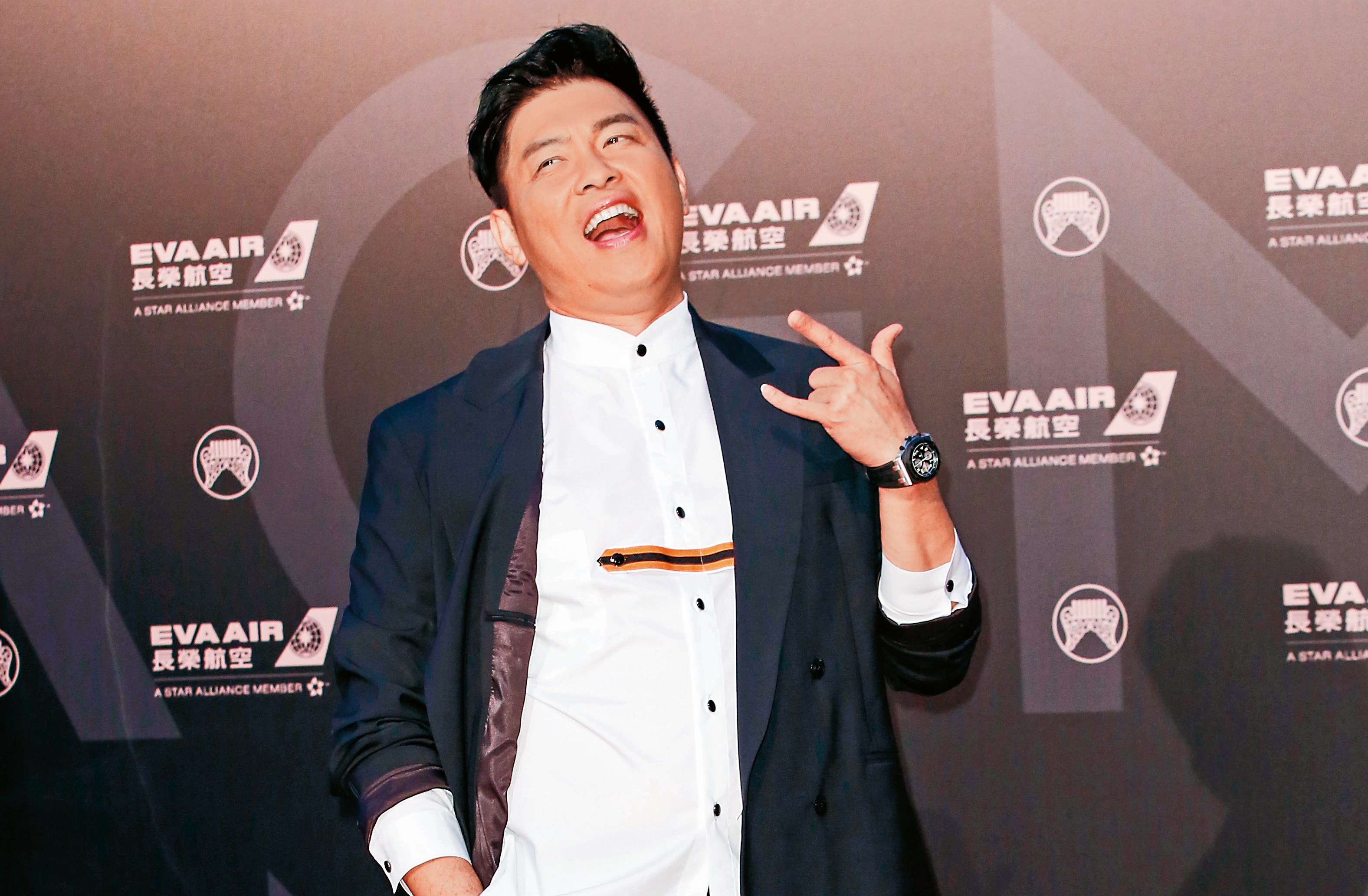 曾國城身兼主持人、演員和老闆多職,今年尾牙大手筆發出超多紅包。