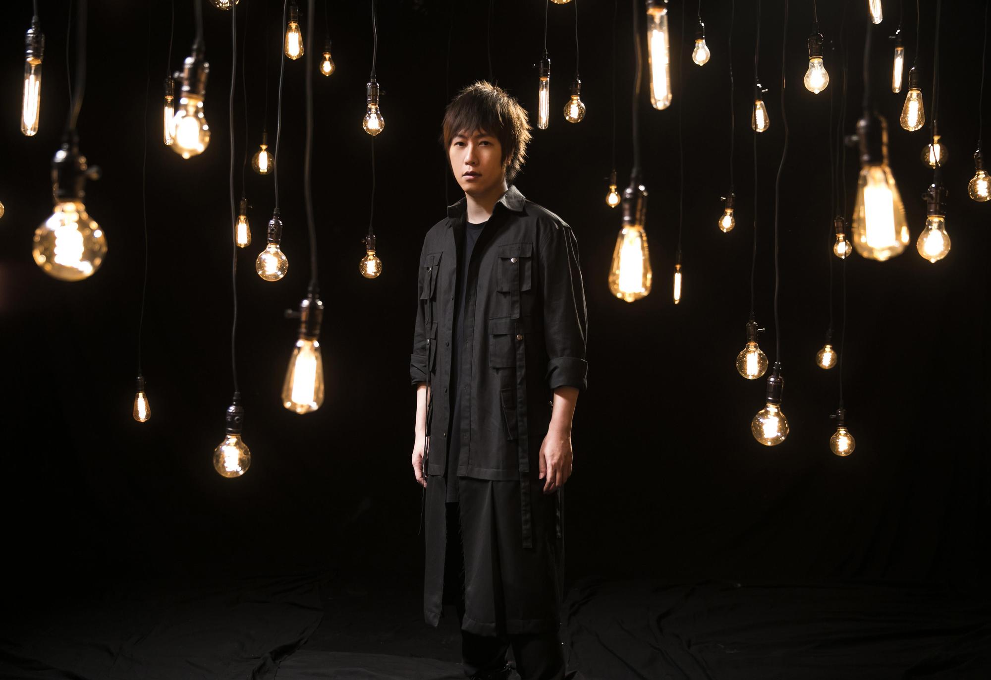 阿信與作家韓寒合作的〈一半人生〉是電影主題曲,有阿信助陣更添話題。(相信音樂提供)