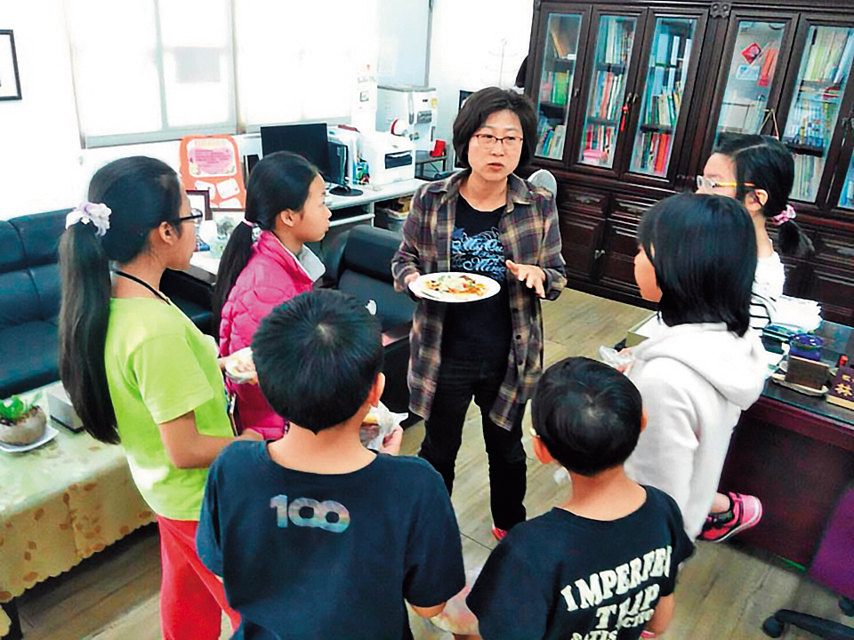 面對記者詢問，林美秀撇清所有責任，表示政風調查和記過都與她無關。（翻攝林美秀臉書）