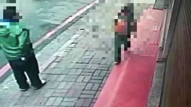 14日情人節當天上午，鄭男看完A片欲火焚身，尾隨小六女準備犯案。（警方提供）