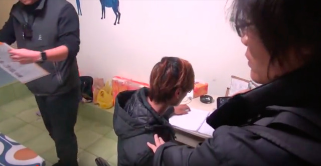 前撞球國手余依珊的丈夫孫凱倫在詐騙機房遭逮。（警方提供）