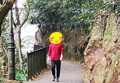 有網友在香港爬山，自曝巧遇林青霞。（翻攝自左小小夏微博）