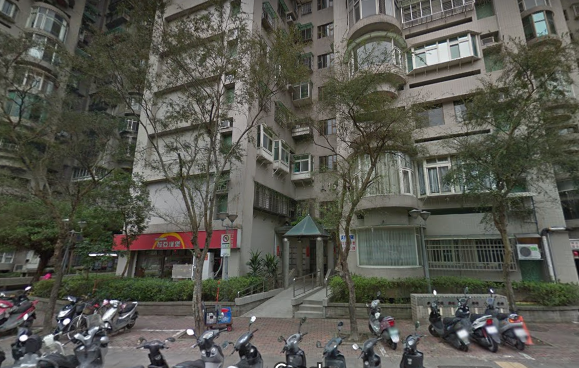 女子前往男友住處談判,並在現場燒炭輕生。(翻攝google map)