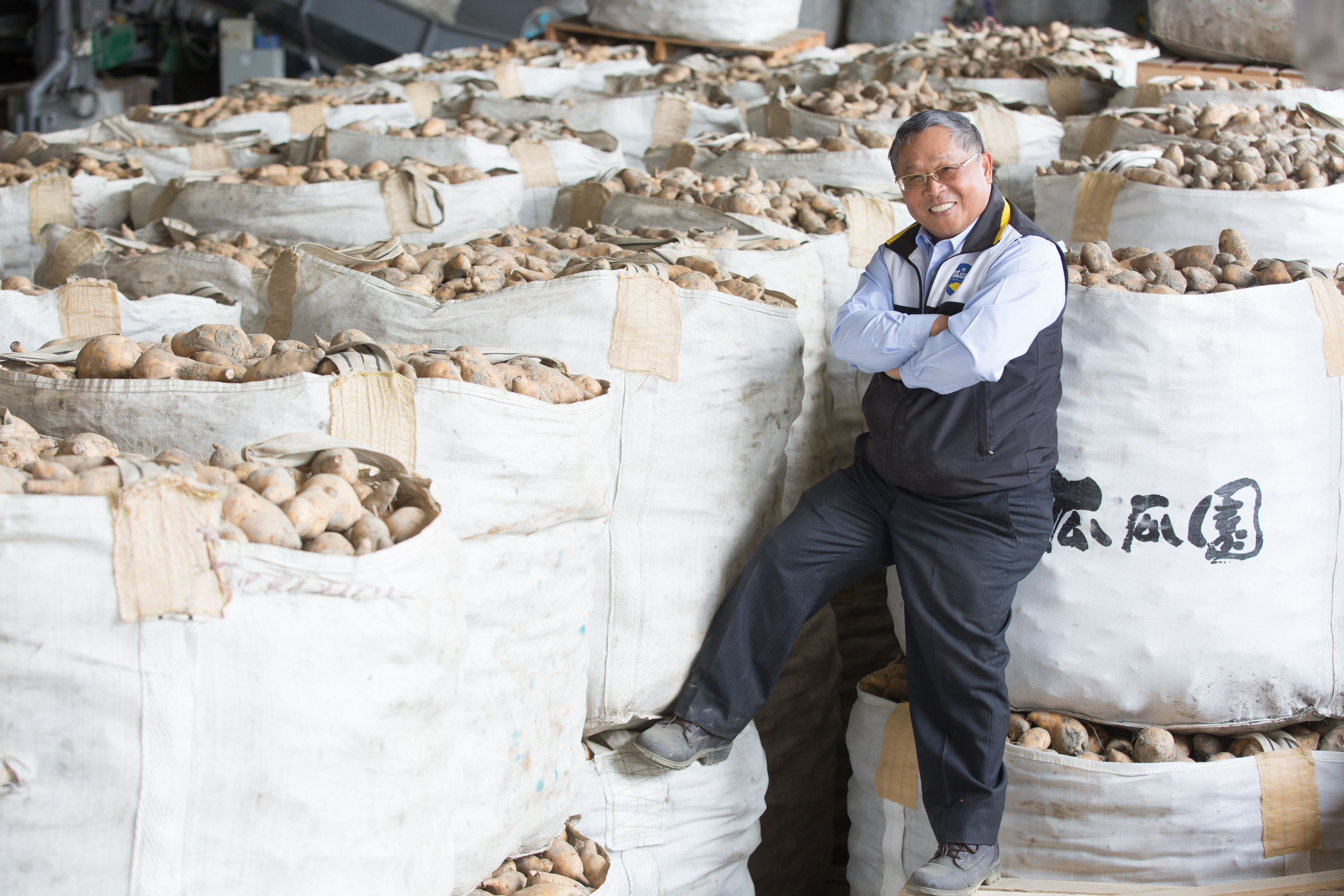邱木城靠地瓜創業翻身，打造瓜瓜園品牌，成為國內地瓜契作平台與加工製造龍頭，去年年收6.8億元。