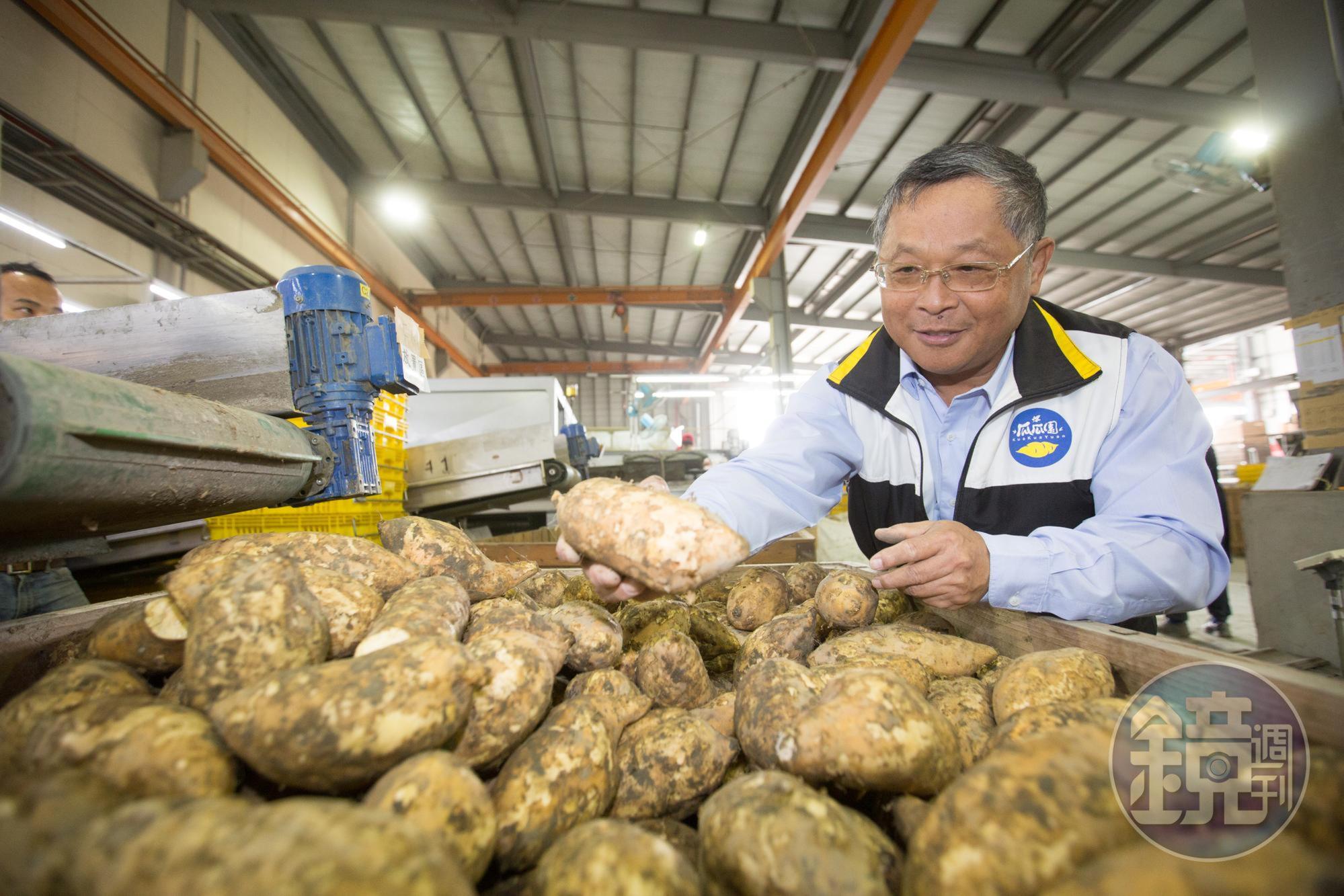 當年還是小咖的邱木城,費盡苦心打入頂呱呱、香雞城供應鏈,奠定事業基礎。
