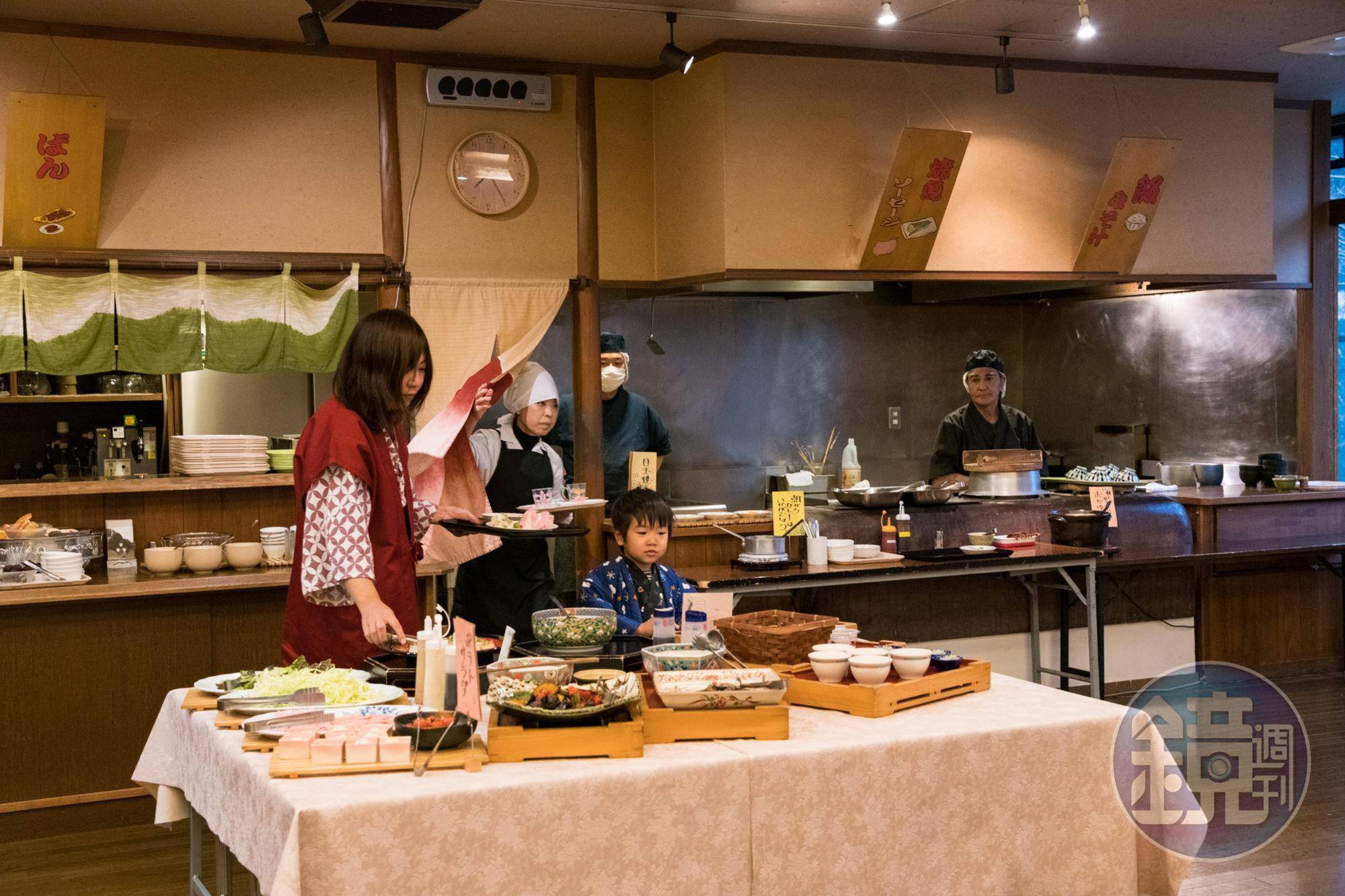 原以為是套餐的早餐，意外的是以Buffet方式供應。