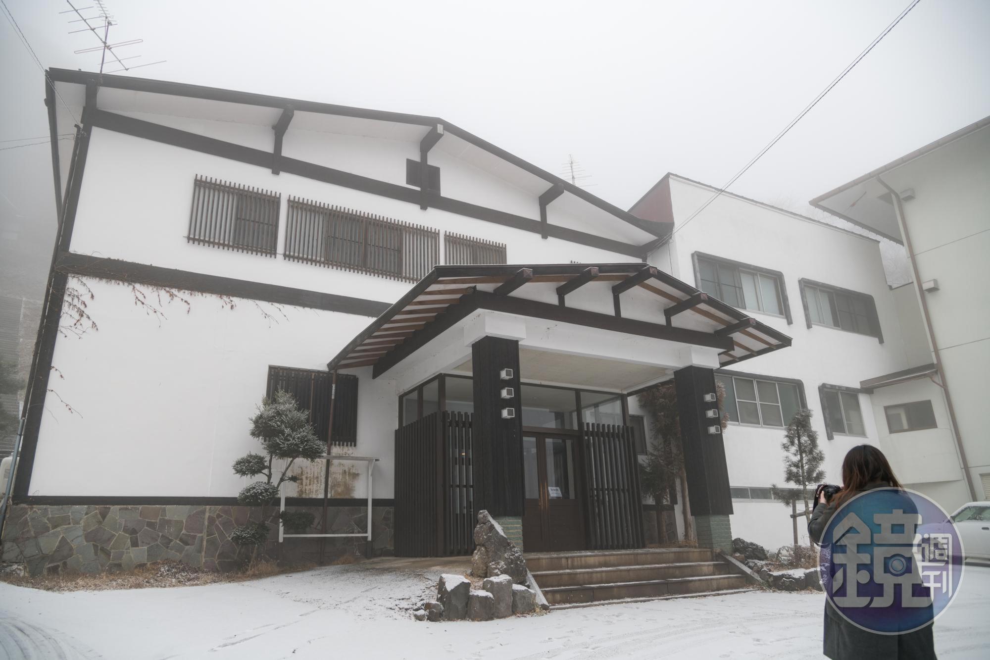 有如電影場景的「藥師館」。