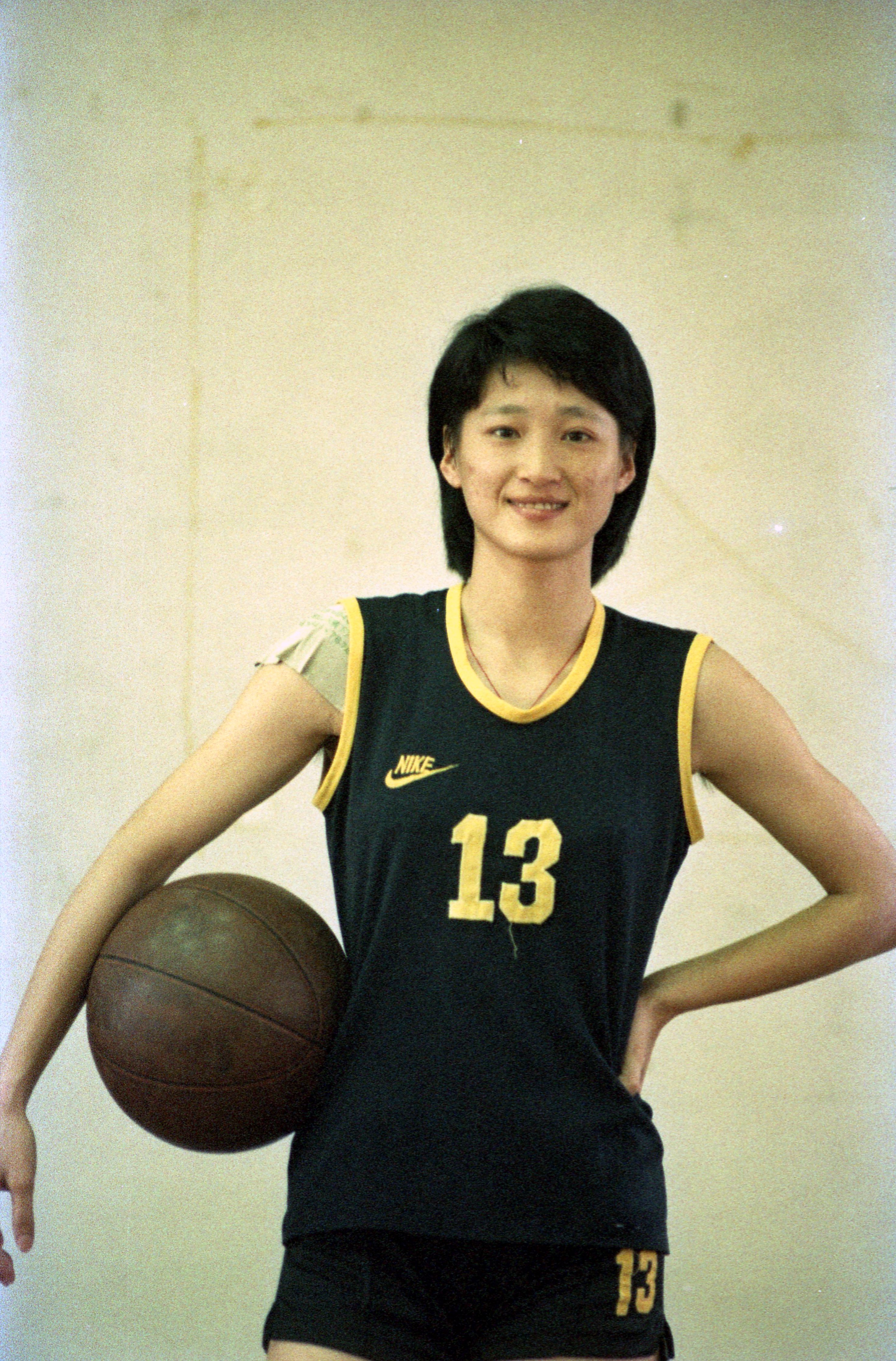 嚴陳莉蓮年輕時代是球隊小前鋒。（聯合知識庫）