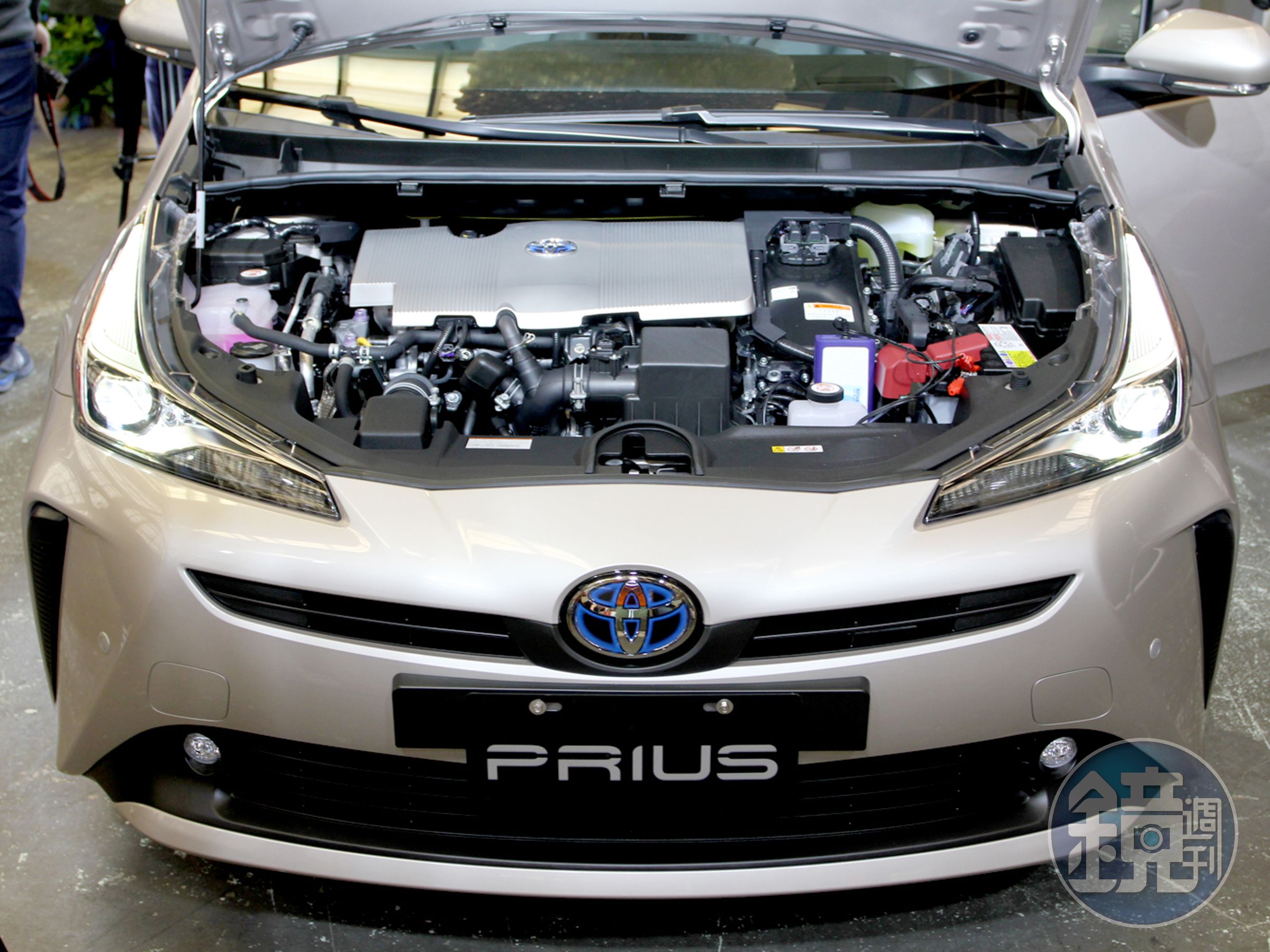 全新PRIUS以TOYOTA第四代SELF-CHARGING HYBRID系統為基礎，加上直列4缸1.8升dual VVT-i Atkinson循環引擎。