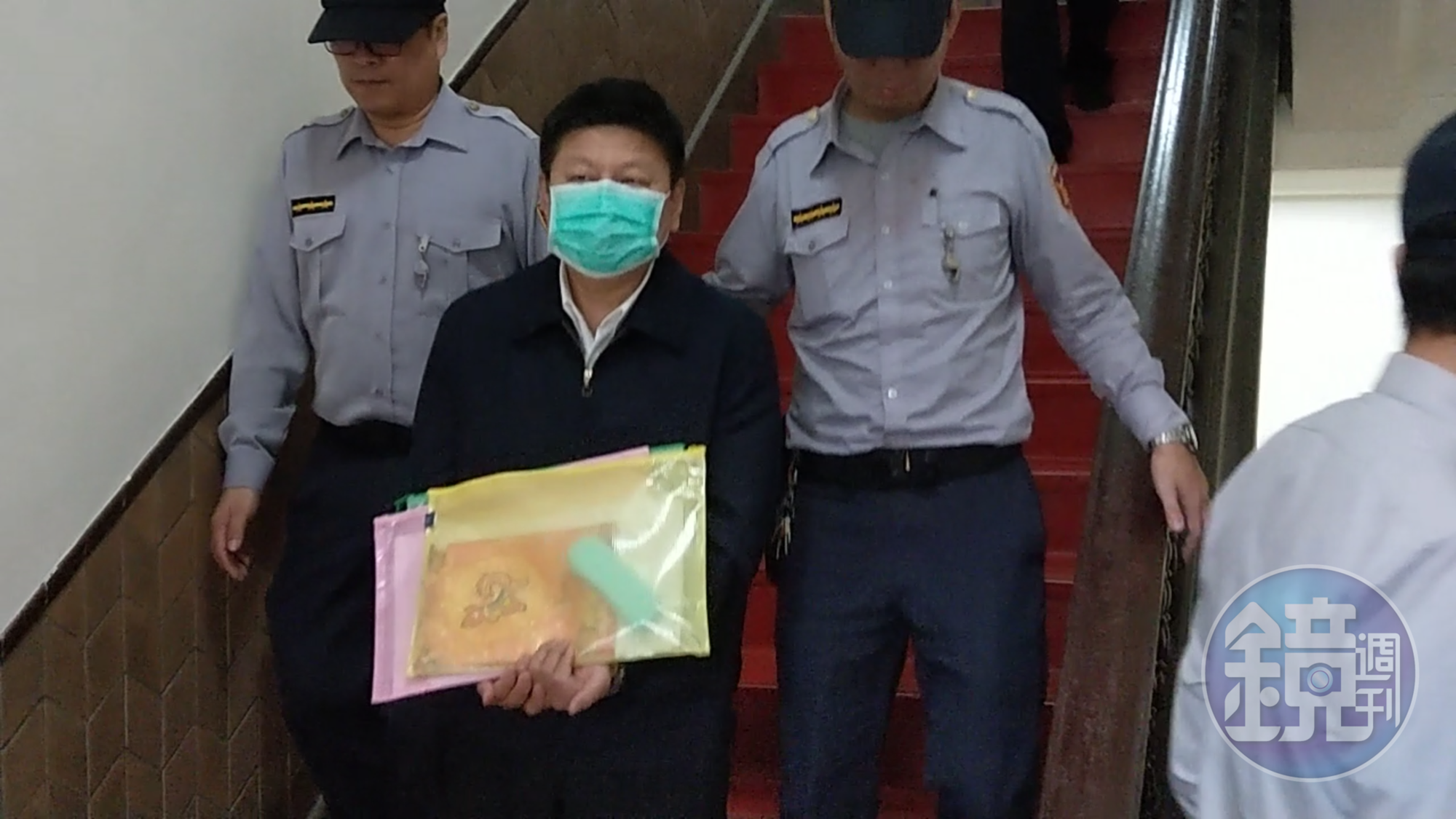 入獄服刑中的前花蓮縣長傅崐萁炒股纏訟20年,再遭判2年10月。