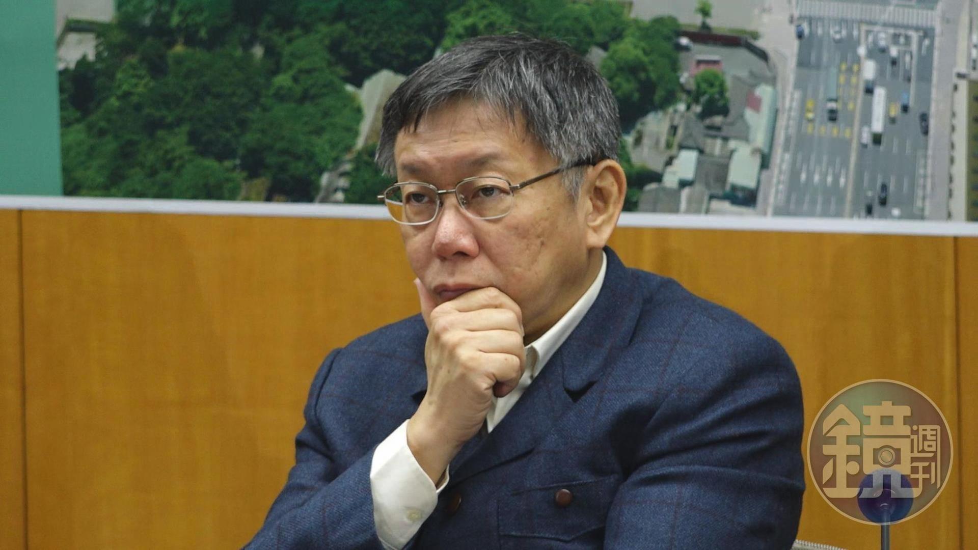 柯文哲有意在今年6月前解決大巨蛋爭議,他今日受訪回應,大巨蛋還是要達到「合法、安全、合理」,「什麼時候弄好、就什麼時候通過」。
