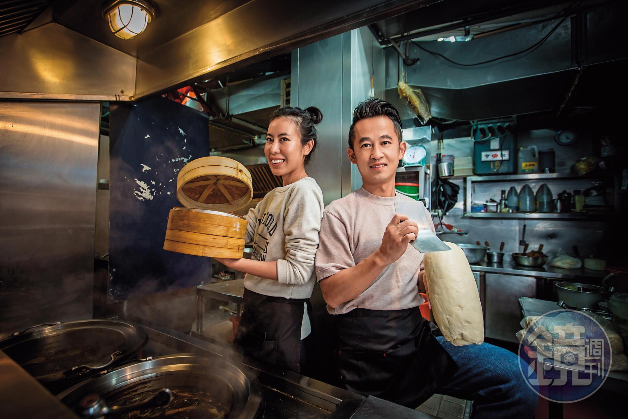北平半畝園是台北老字號北方麵食館。第二代張怡安與丈夫徐志明16年前從美國返台接班,守住老味道,帶入新思維,重新擦亮漸漸老去的招牌。