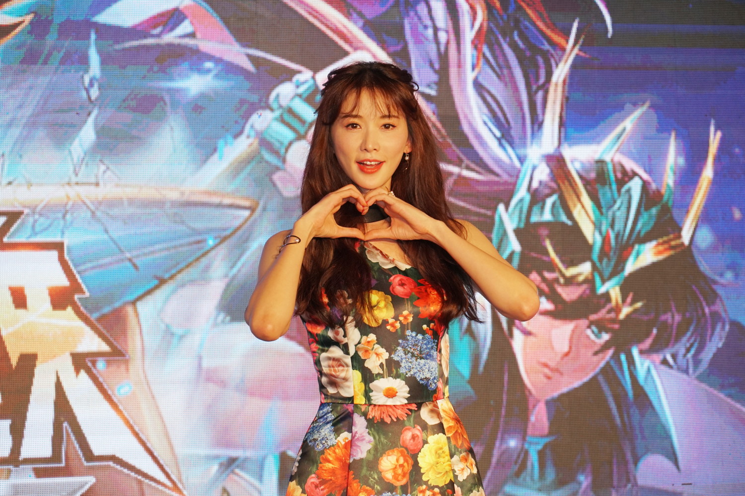 林志玲出席《聖鬥士星矢：覺醒》上線發布會；在廣告中，她扮演「雅典娜女神」。