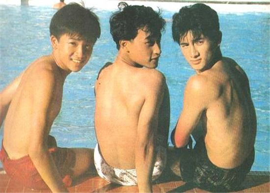 小虎隊霹靂虎吳奇隆、小帥虎陳志朋、乖乖虎蘇有朋早期的舊照再被翻出，泛起許多人的回憶。（翻攝新浪娛樂）