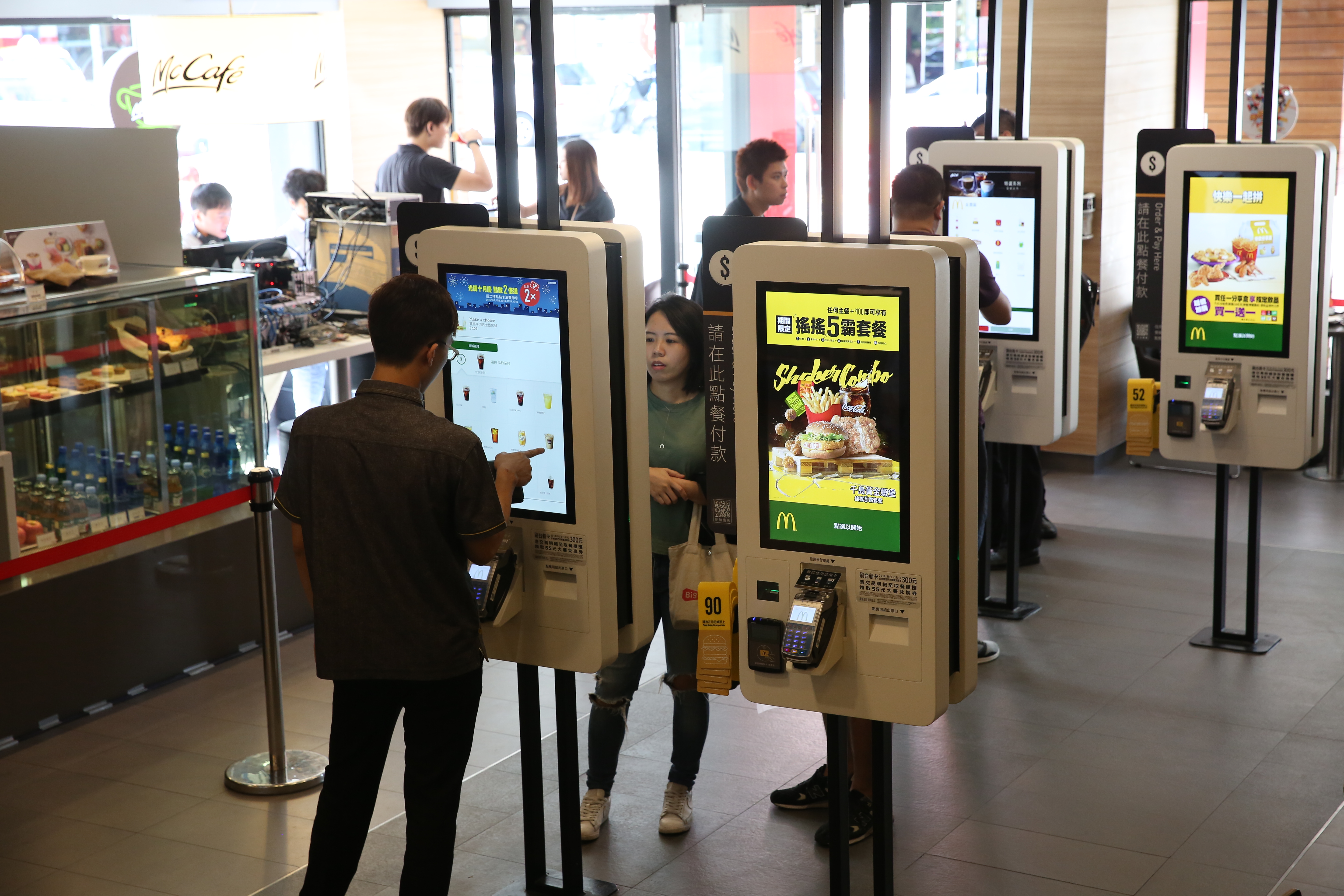 為連鎖餐飲店製造POS（端點銷售系統）設備的振樺電，打入國際一線品牌，股價一度大漲。