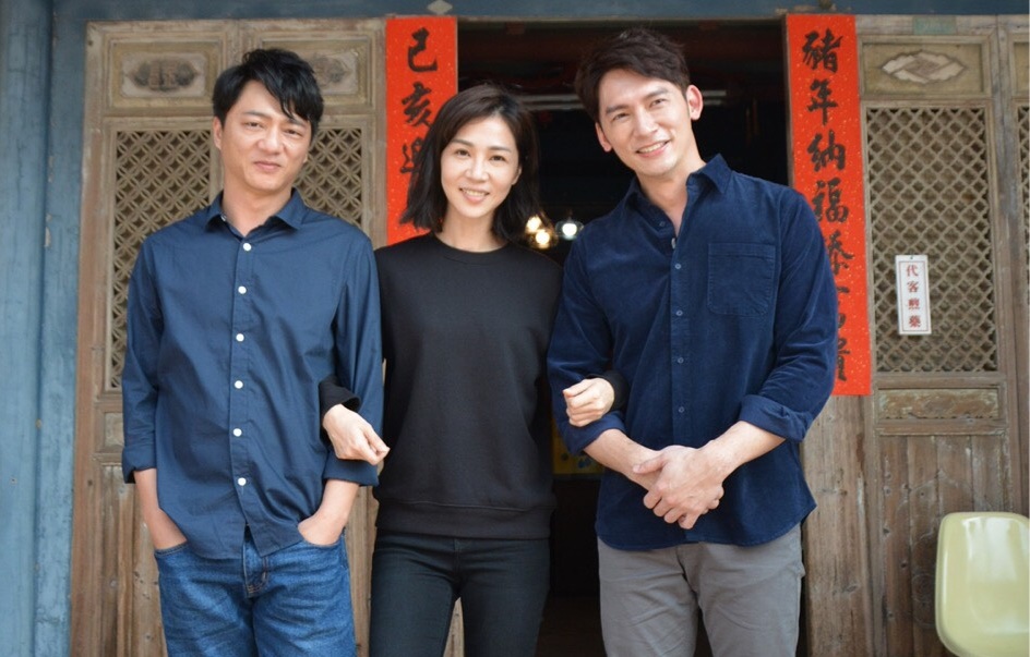 藍葦華、謝盈萱、溫昇豪在戲裡個性鮮明，各有不同的感情故事。（華視提供）