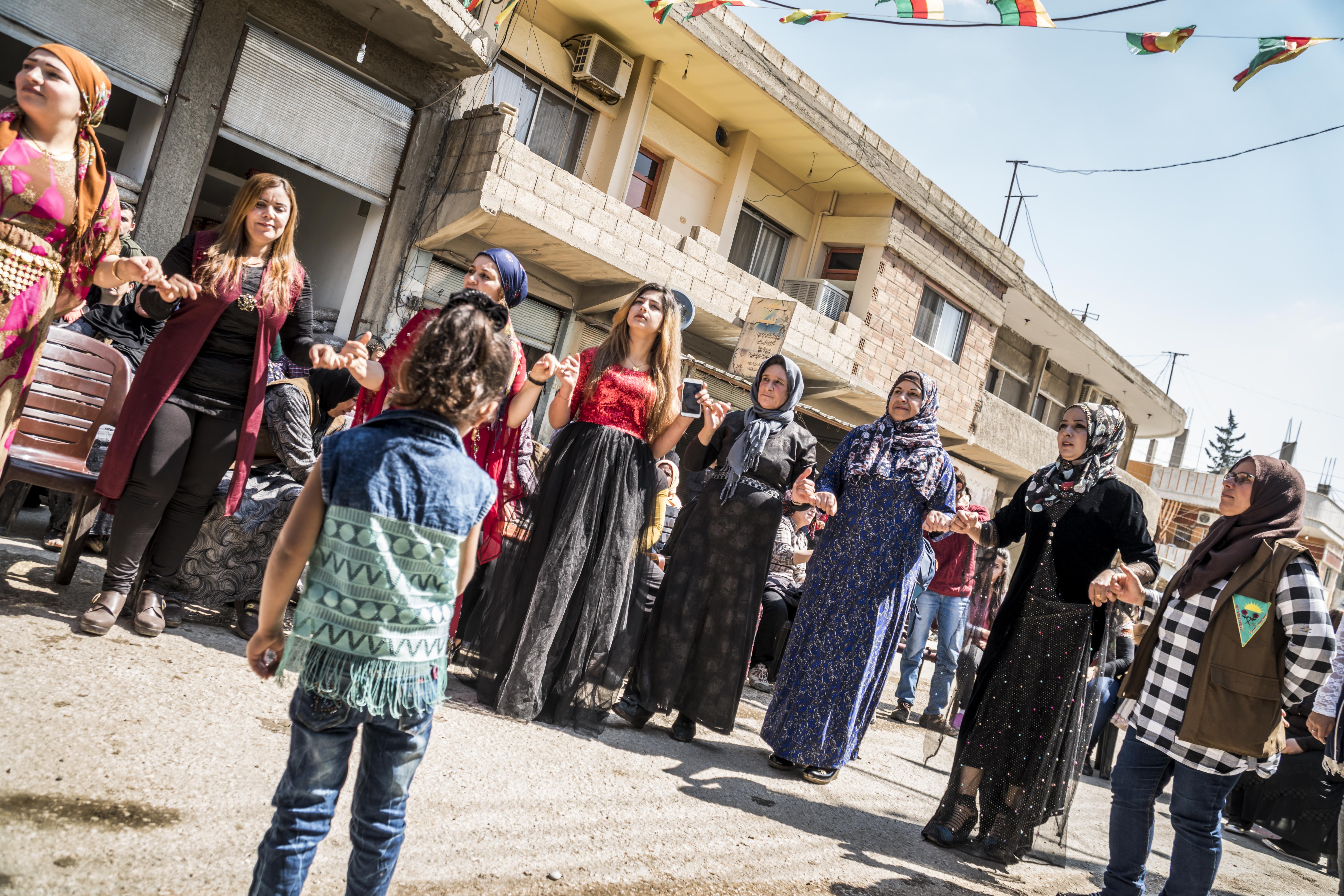 伊斯蘭國內婦女與孩童的處境安危始終受到國際關注。（東方IC）