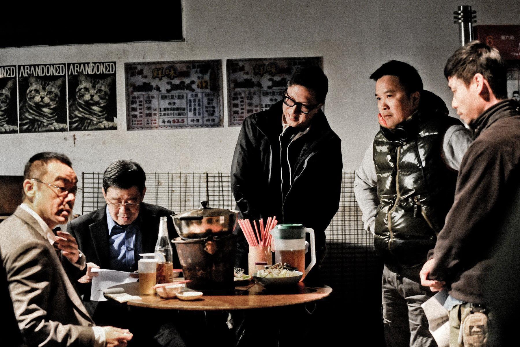 麥兆輝（右2）與莊文強（中）聯合編導的《竊聽風雲2》曾入圍香港電影金像獎最佳導演與編劇。（東方IC）