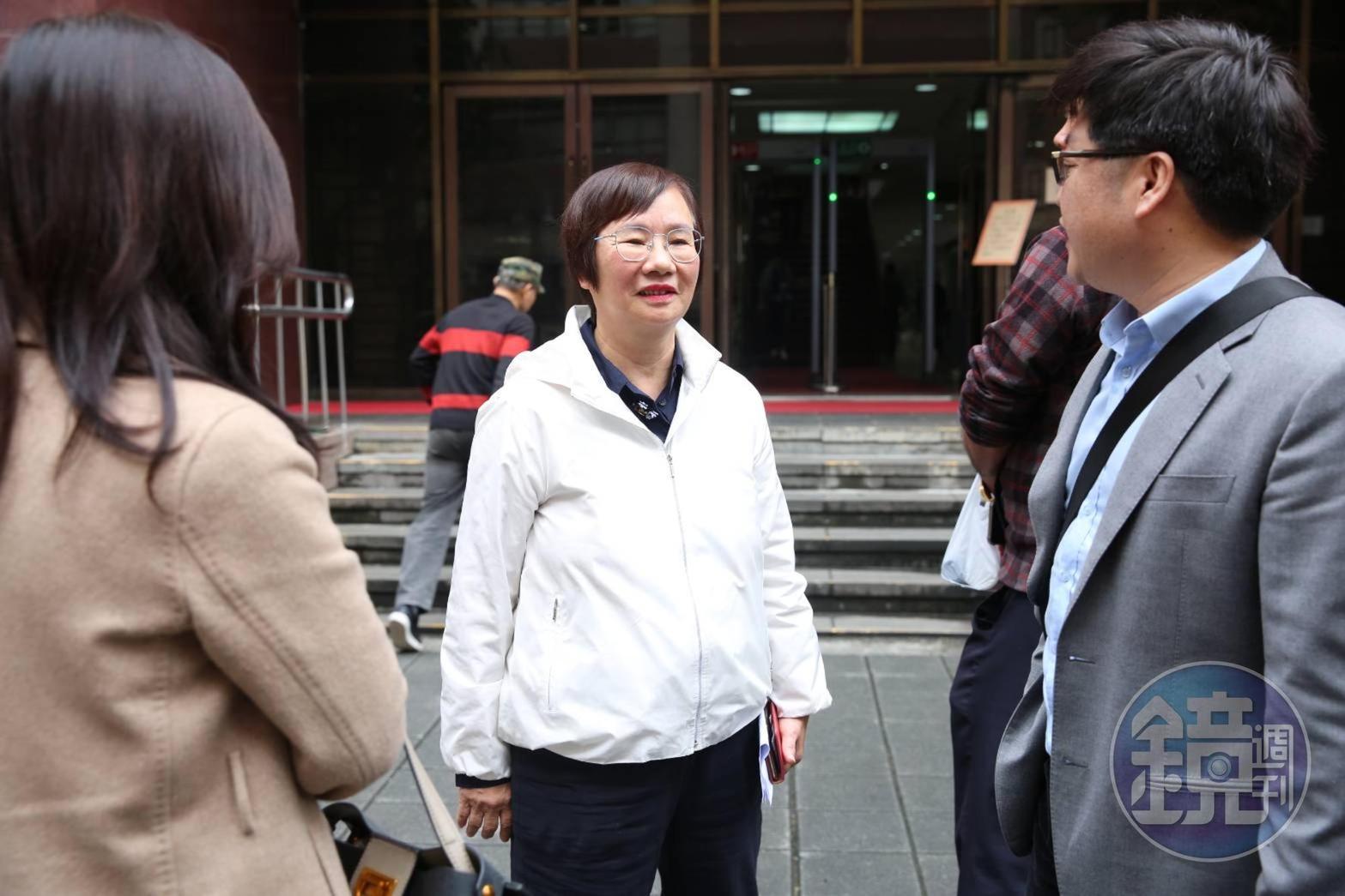 前立委羅淑蕾不滿遭影射涉入害死李新,控告郭新政及盛竹如誹謗。