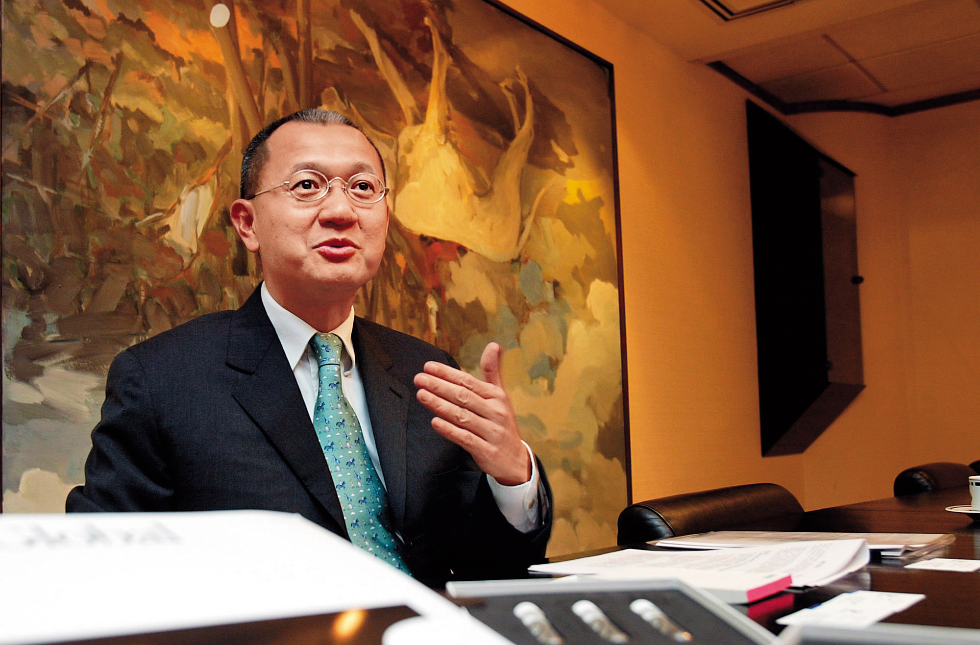 國巨董事長陳泰銘擁有數戶「文華苑」，雖未賠售出場，但帳面資產縮水。（聯合知識庫）