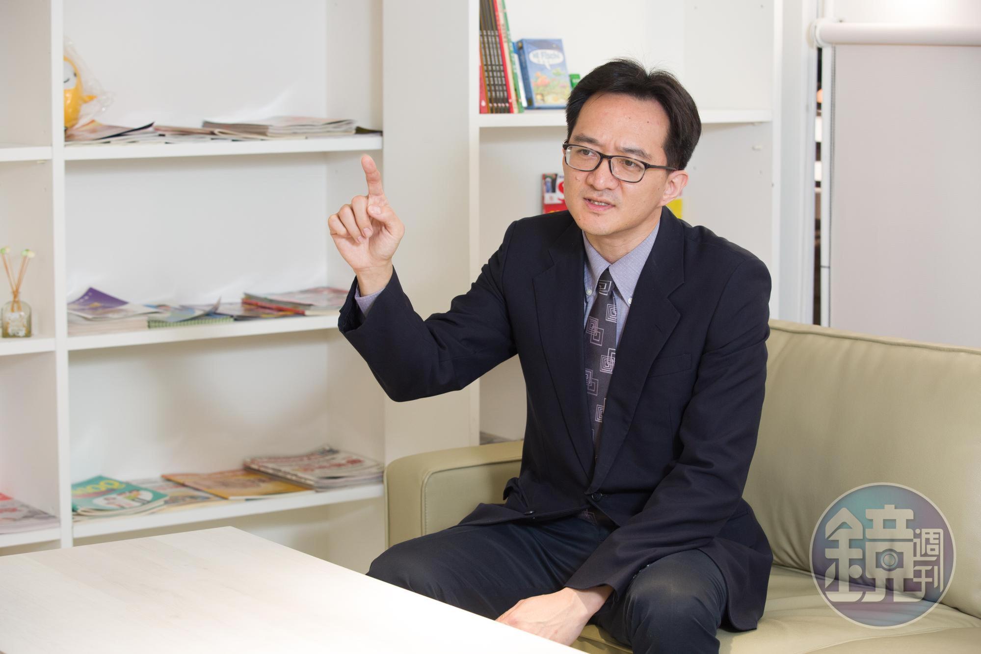 認證理財規劃顧問蔣竣植提醒，年金險一旦啟動年金化，就不能拿回本金。