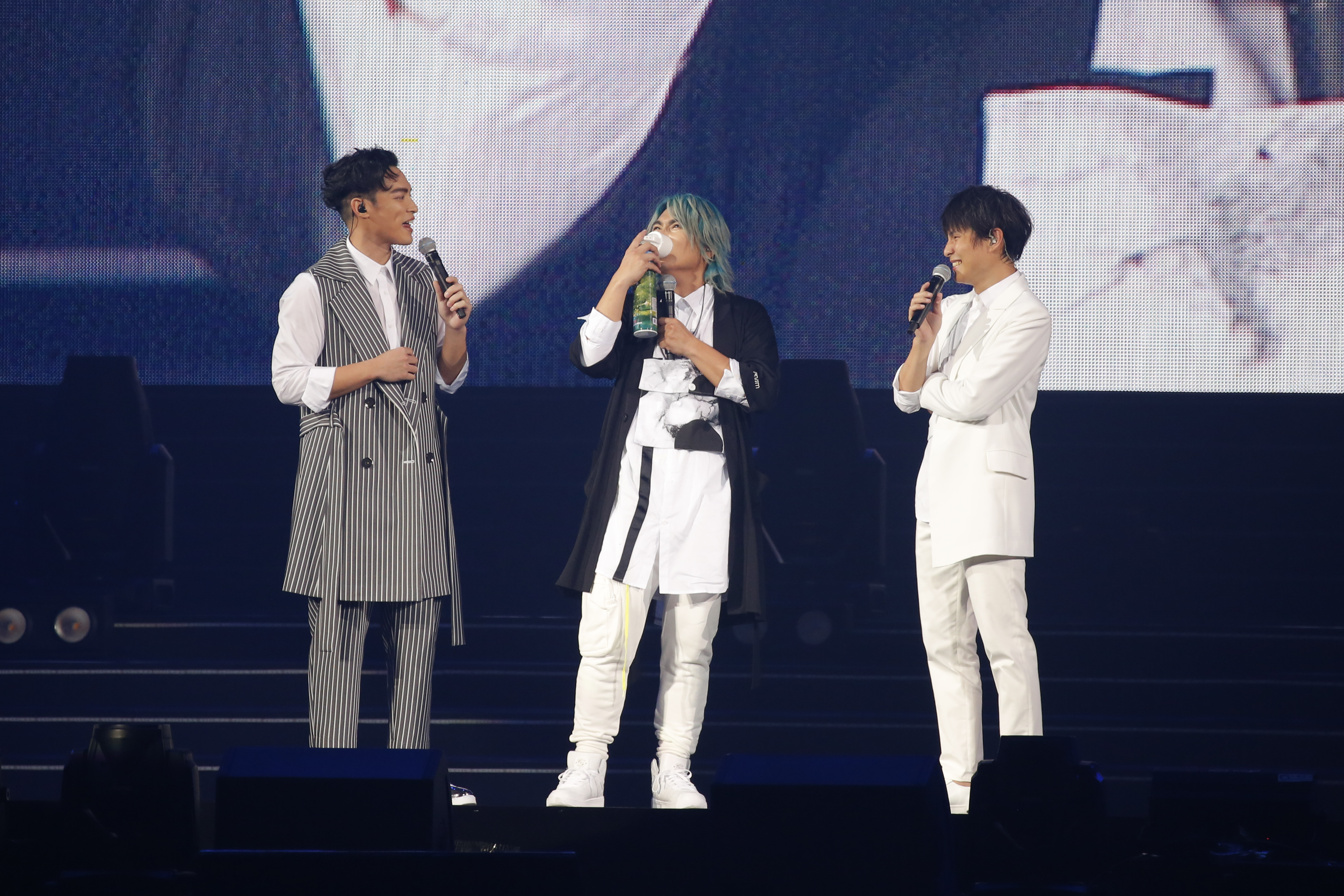 擁有豐富主持經驗的3人萬哏齊發,在演唱會上也超愛互虧,製造不少笑料。