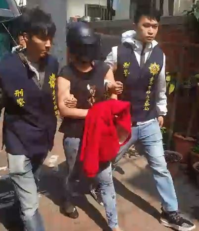 警方調閱監視器，不到24小時就逮捕林女。（翻攝畫面）
