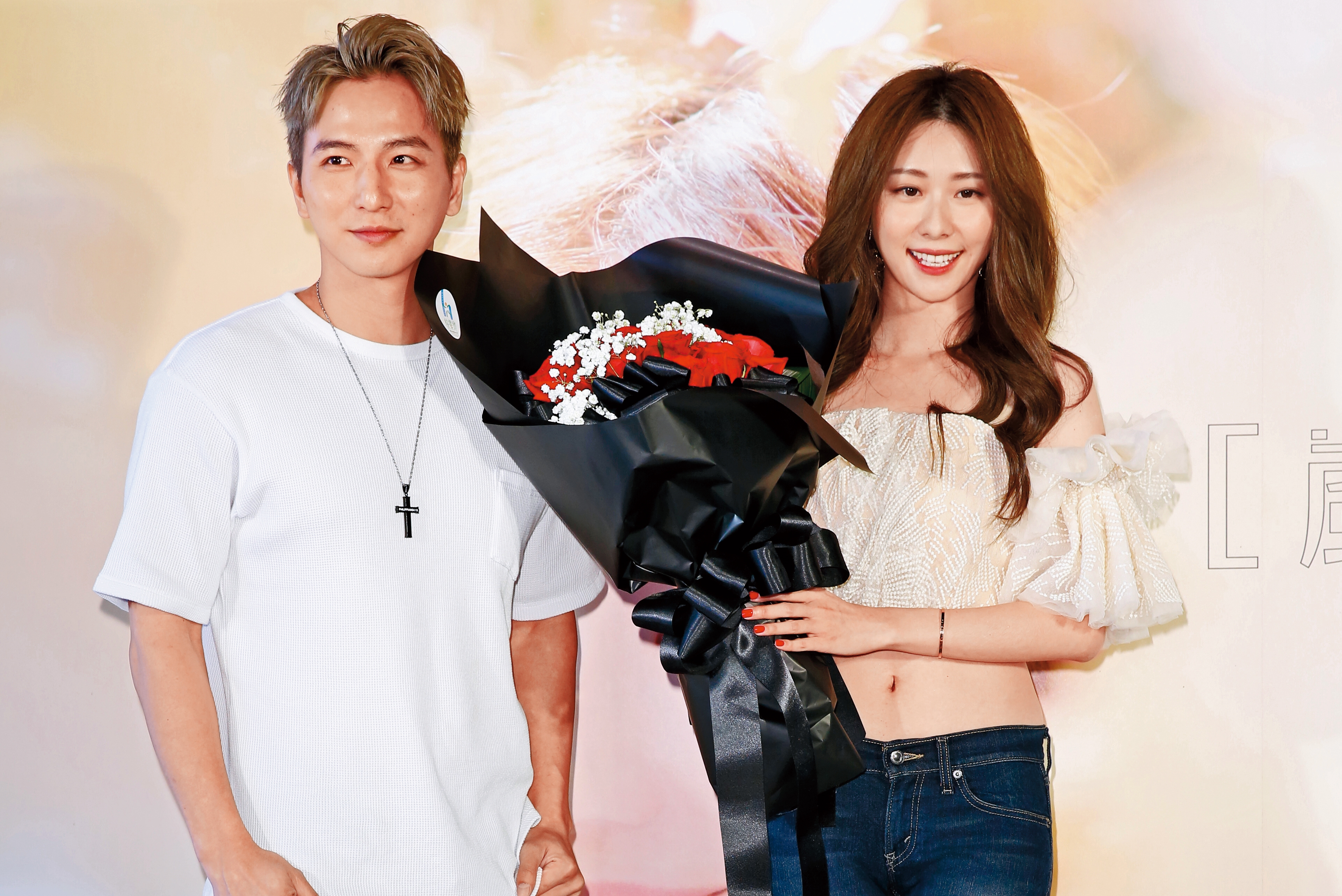 外型匹配的小煜（左）與張景嵐交往近3年，近日傳出早在去年底就已分手的消息。