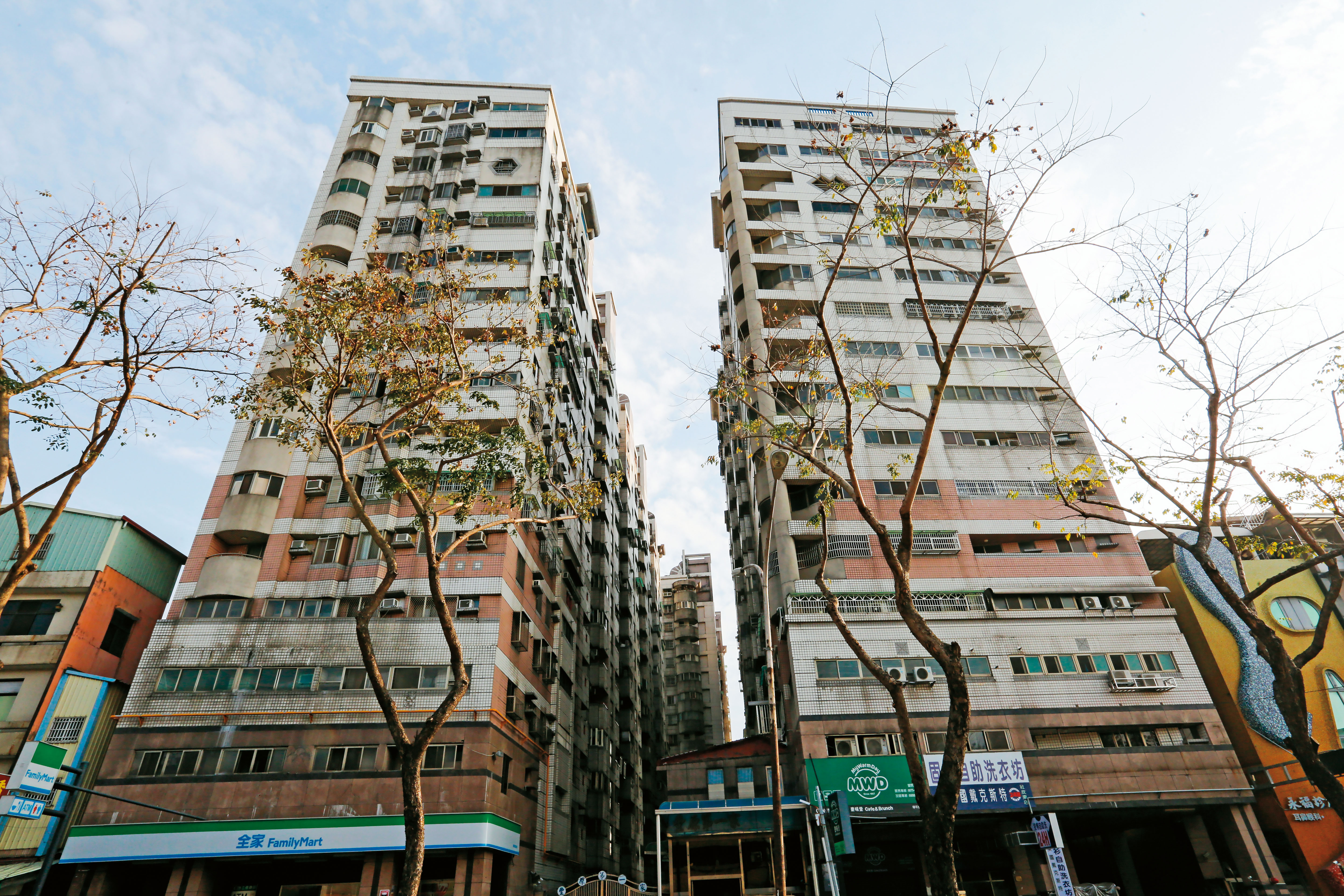 交屋後命案偵破，新購房屋成凶宅，李先生半生積蓄泡湯。