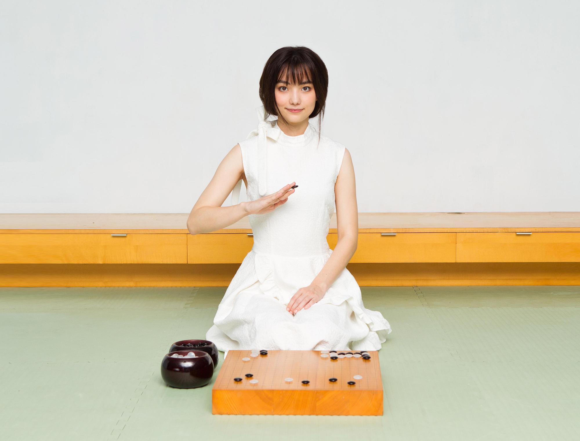 黑嘉嘉參加第2屆「扇興杯」世界女子圍棋最強戰,獲得季軍殊榮。