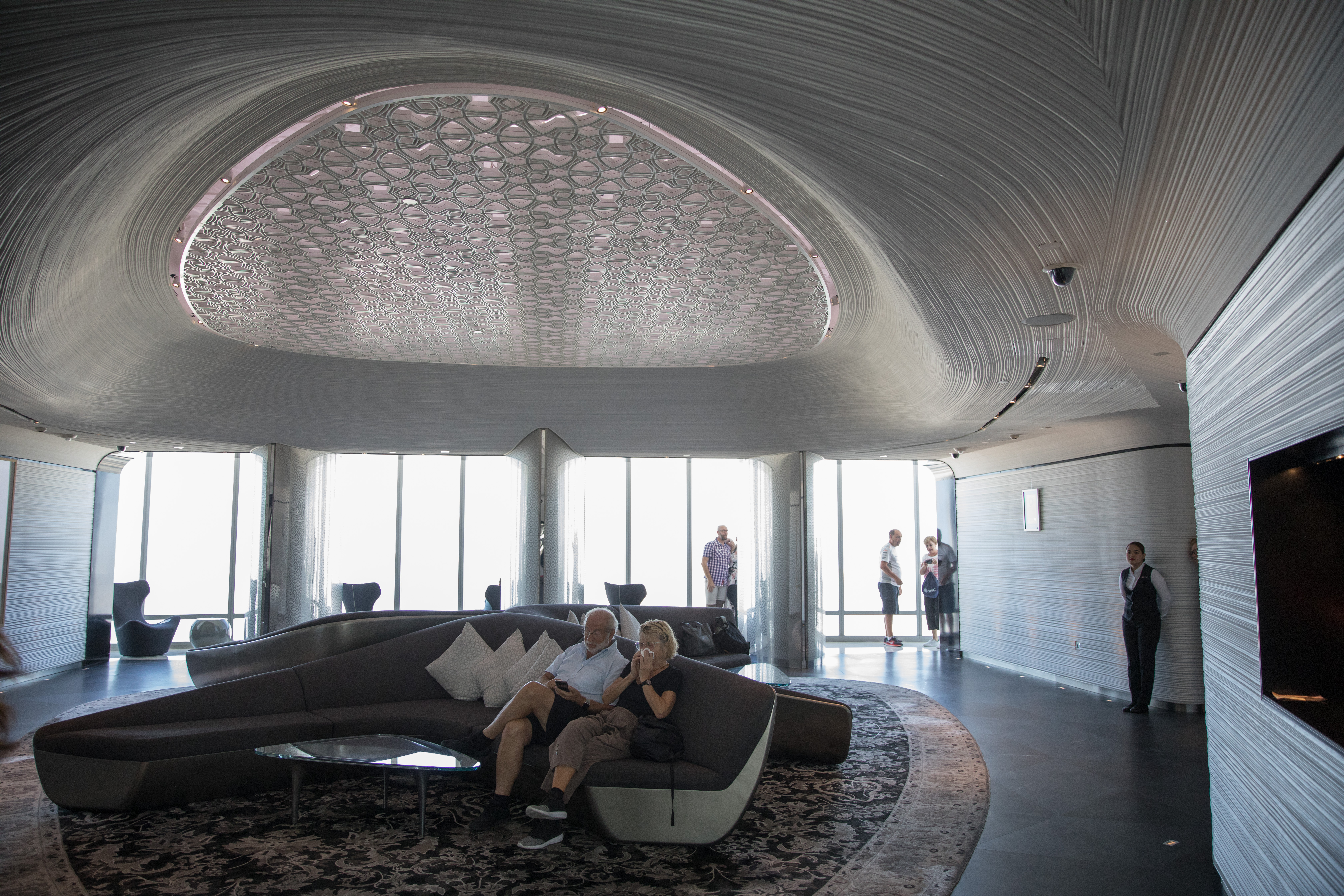 148層樓高的VIP Lounge，能避開人潮舒適賞景。