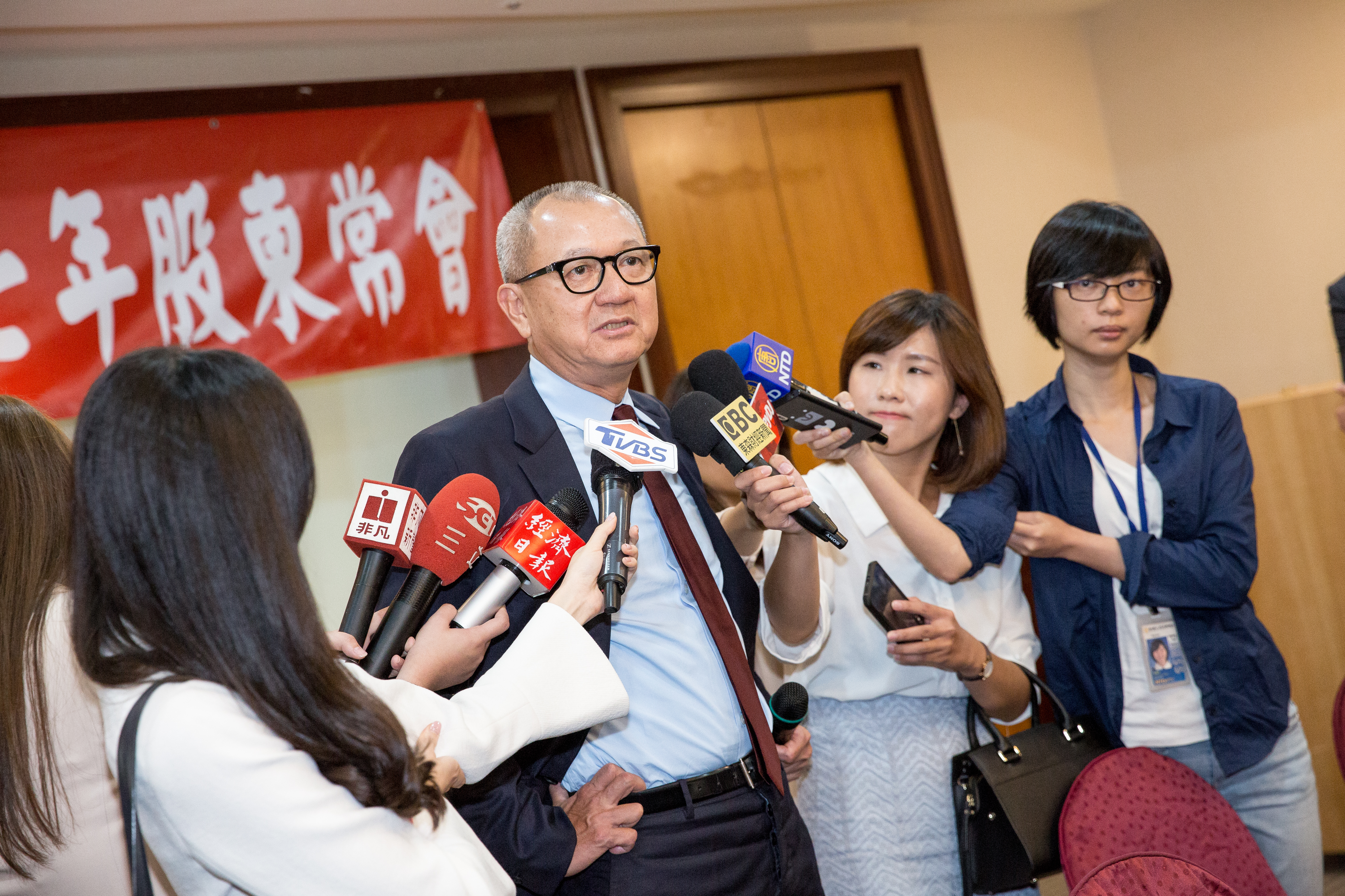 被動元件大廠國巨近期在3大利多加持下，股價明顯轉強。