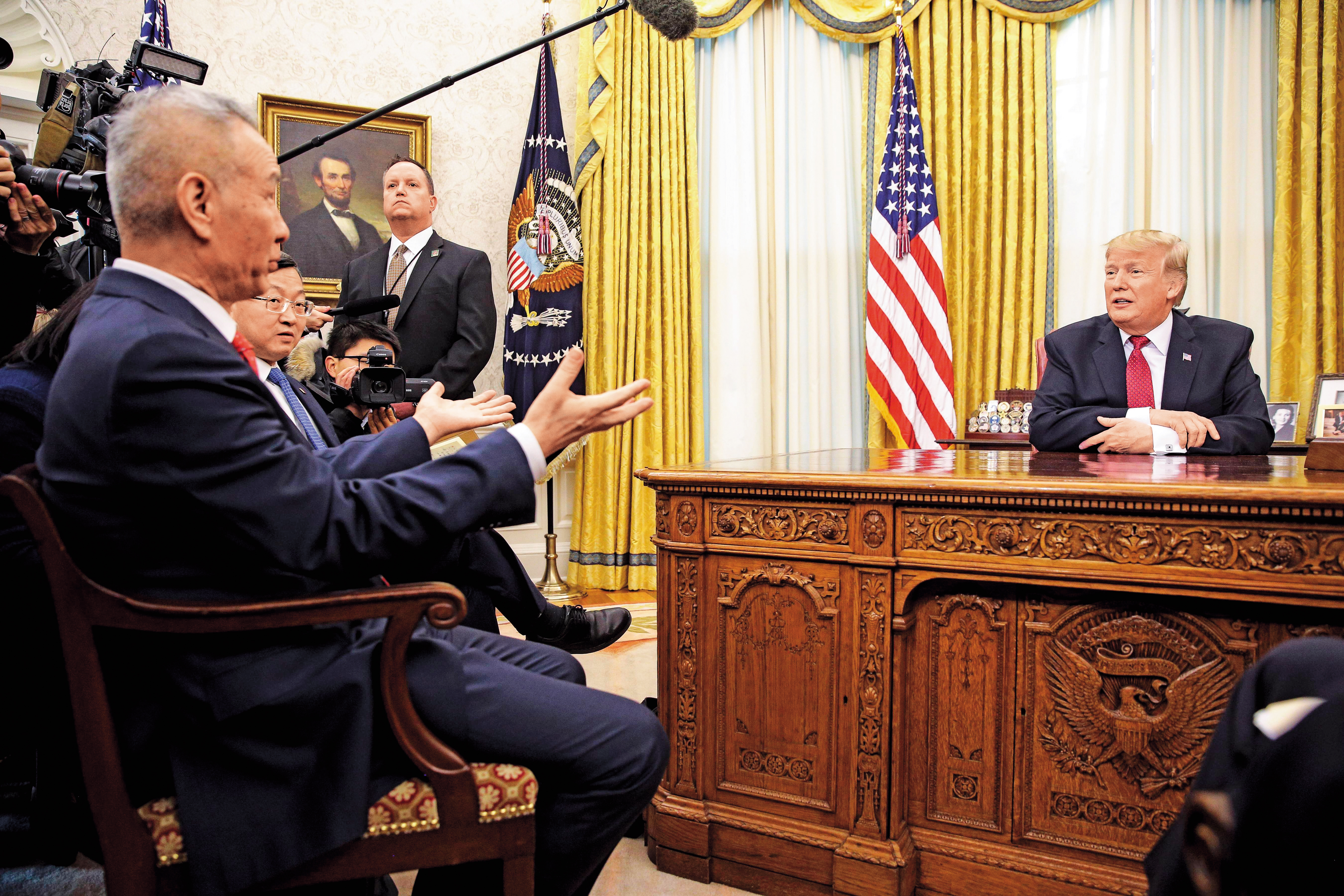 美中貿易戰拉長戰線，在中國的企業最有可能的做法是縮減投資或分散生產基地。（東方IC）