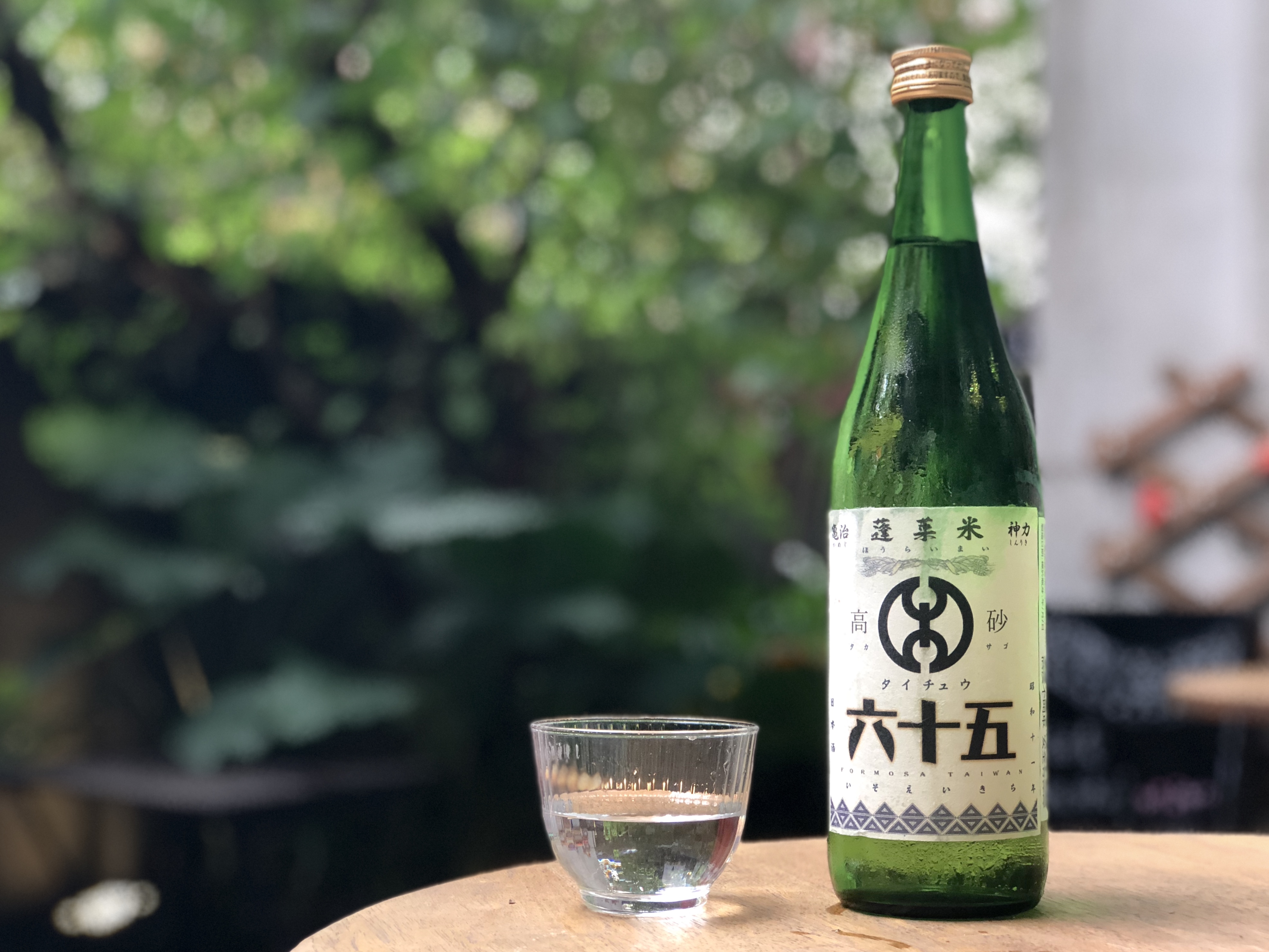 「台中六十五」是由台灣藏人陳韋仁在日本種米釀造而成的純米吟釀。