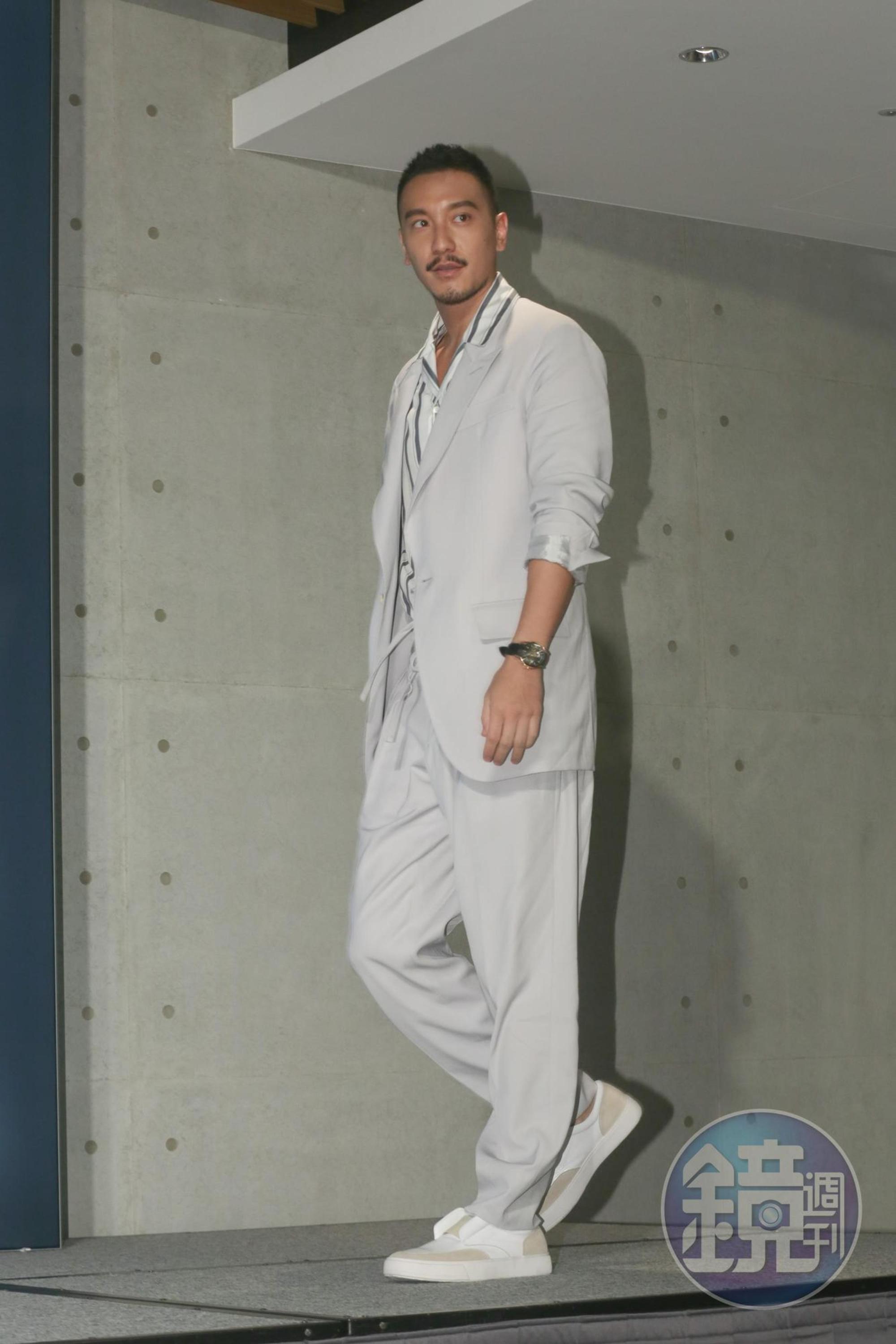 王陽明從去年一路與愛妻世界各地飛透透,除了旅遊也陪兩家家人,現在要收心進劇組工作。