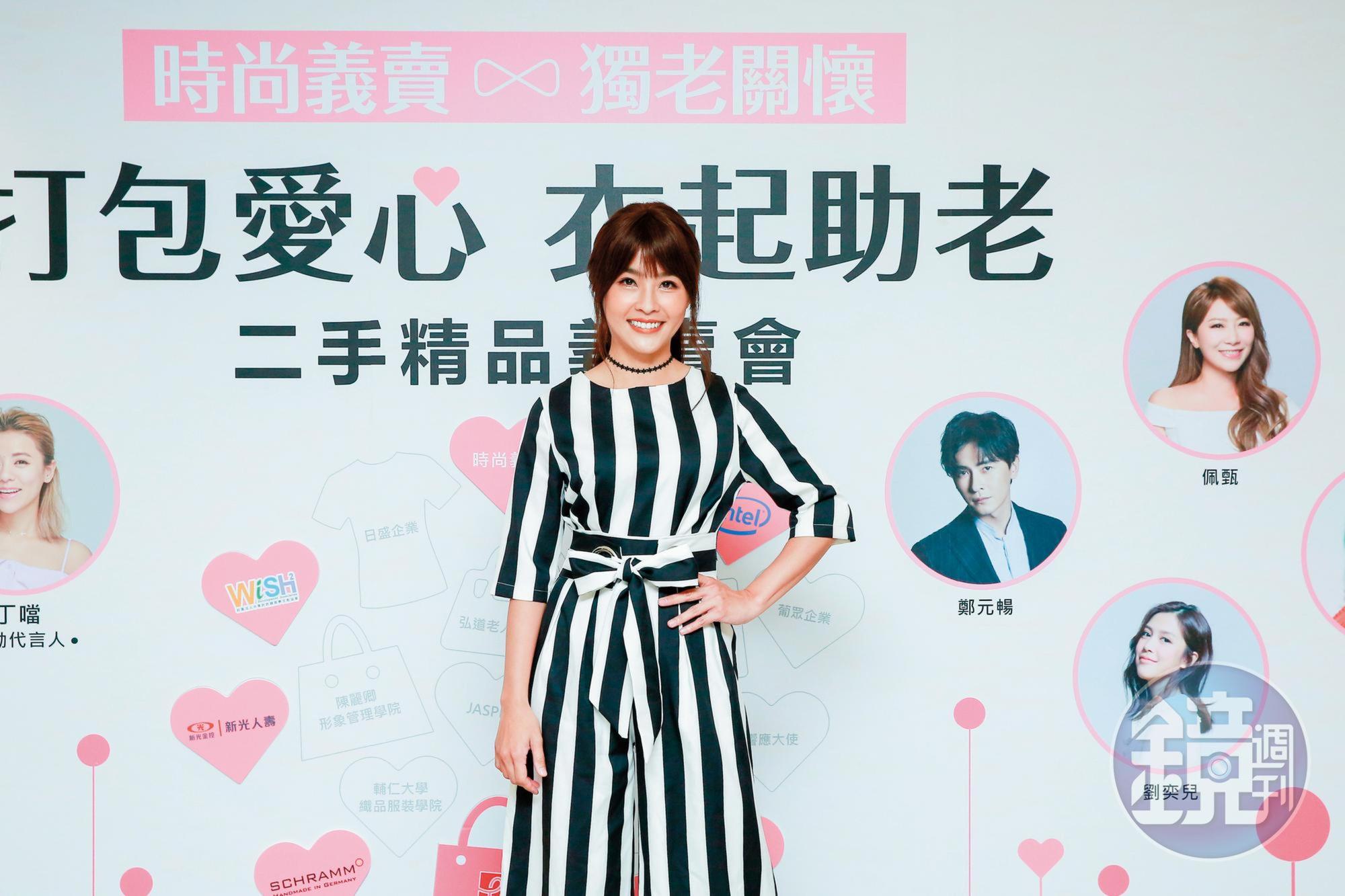 小嫻前年傳出婚變消息,震驚演藝圈。