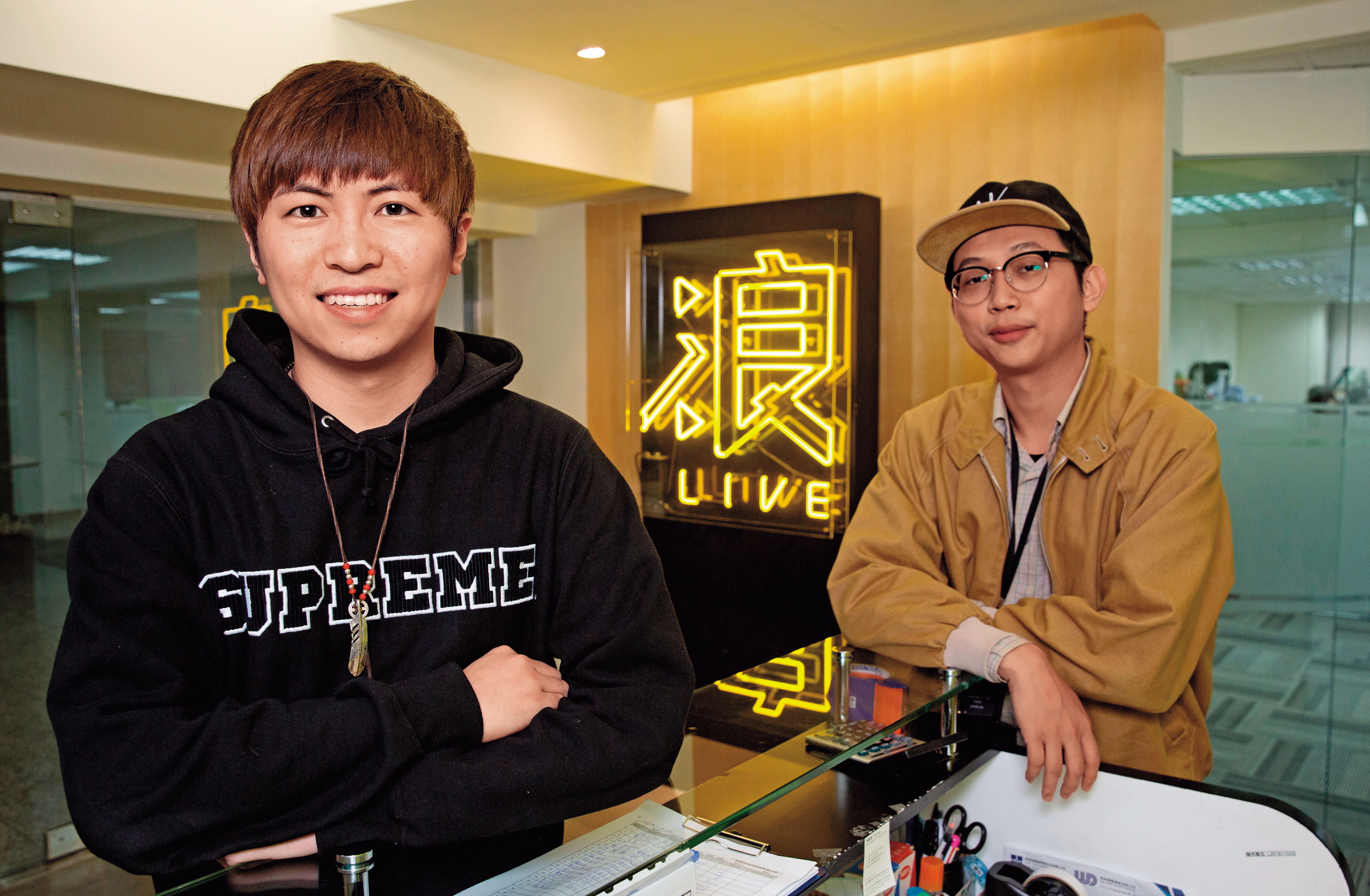 浪Live策略顧問林堯詮(右)、經紀長武傳翔(左)評估,台灣1年的直播商機上看3百億元。